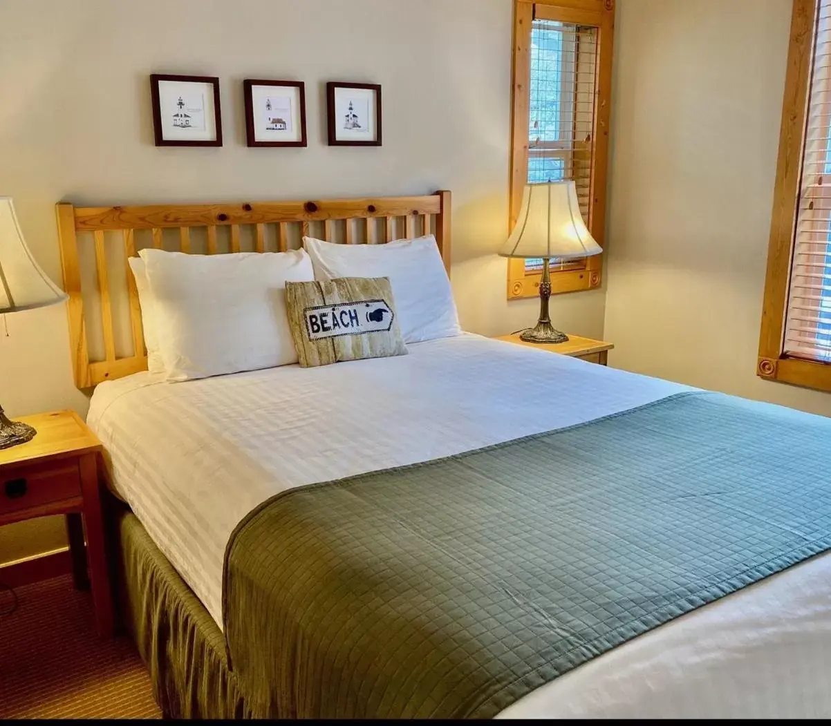 Queen Suite with Sofabed, 2nd Floor, Pets Allowed in Lighthouse Inn Queen Suite with Sofabed, 2nd Floor, Pets Allowed in Lighthouse Inn