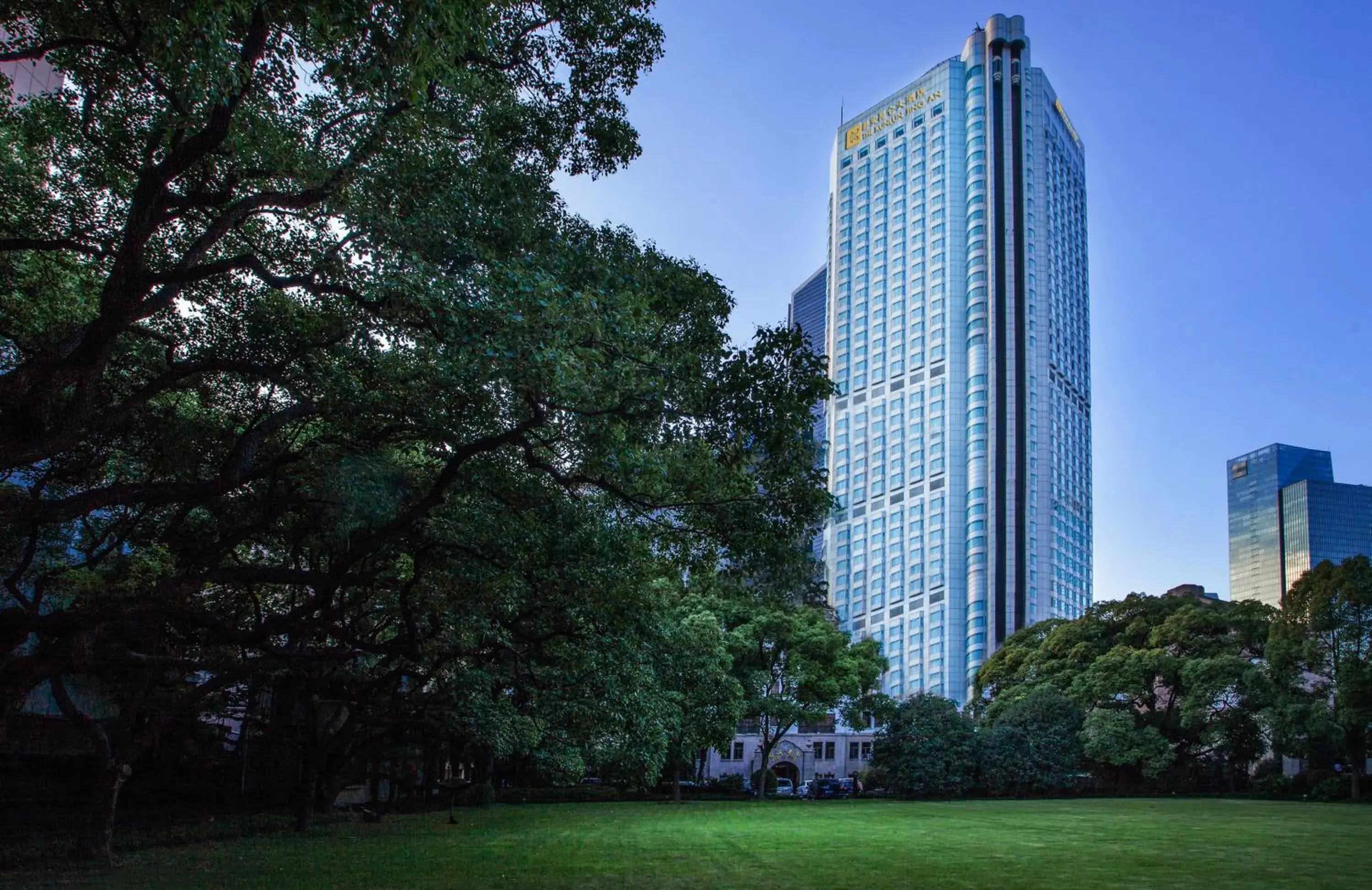 Property building in The Kunlun Jing An Property building in The Kunlun Jing An