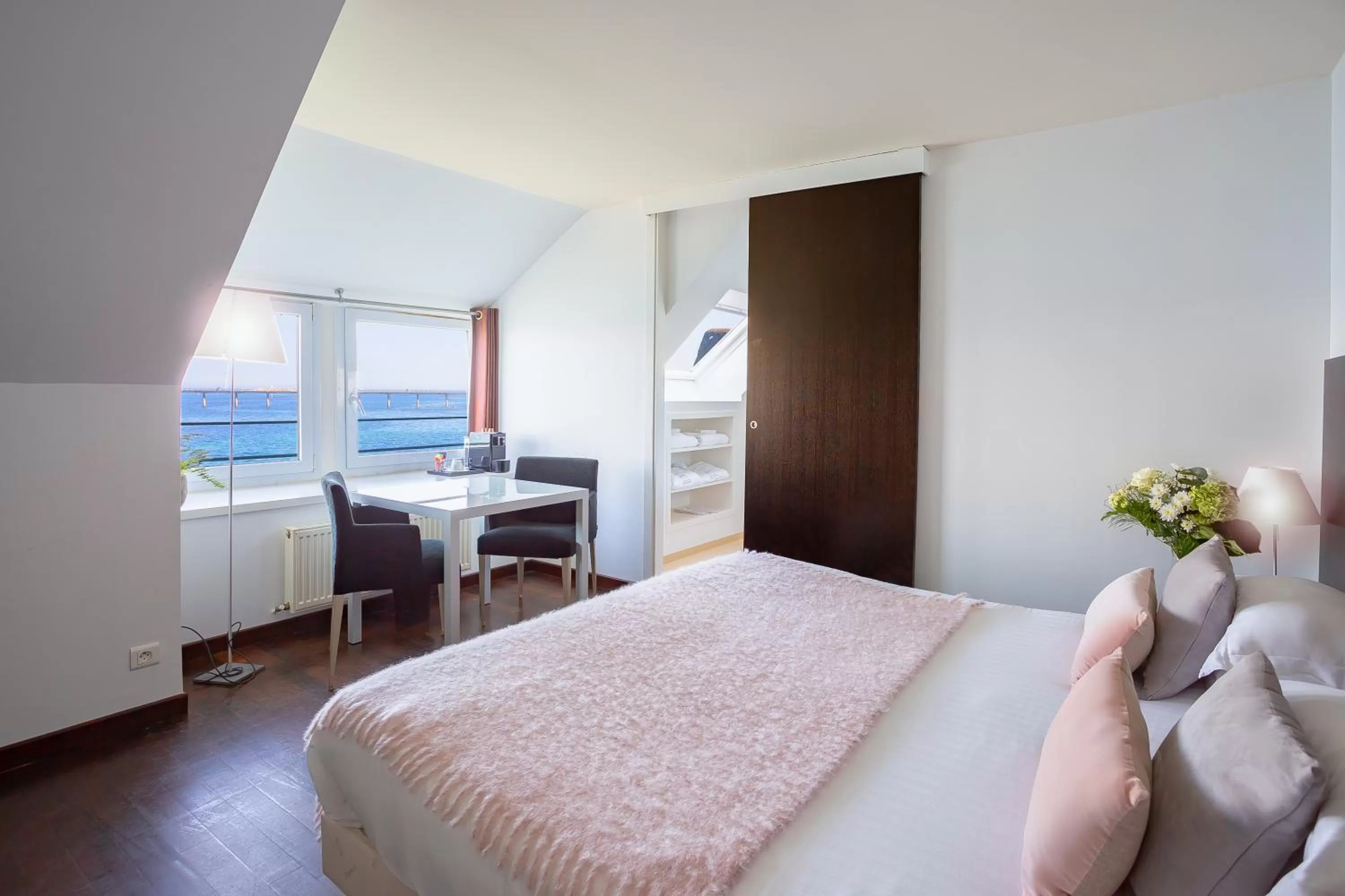 TV and multimedia, Bed in Hotel Le Temps De Vivre