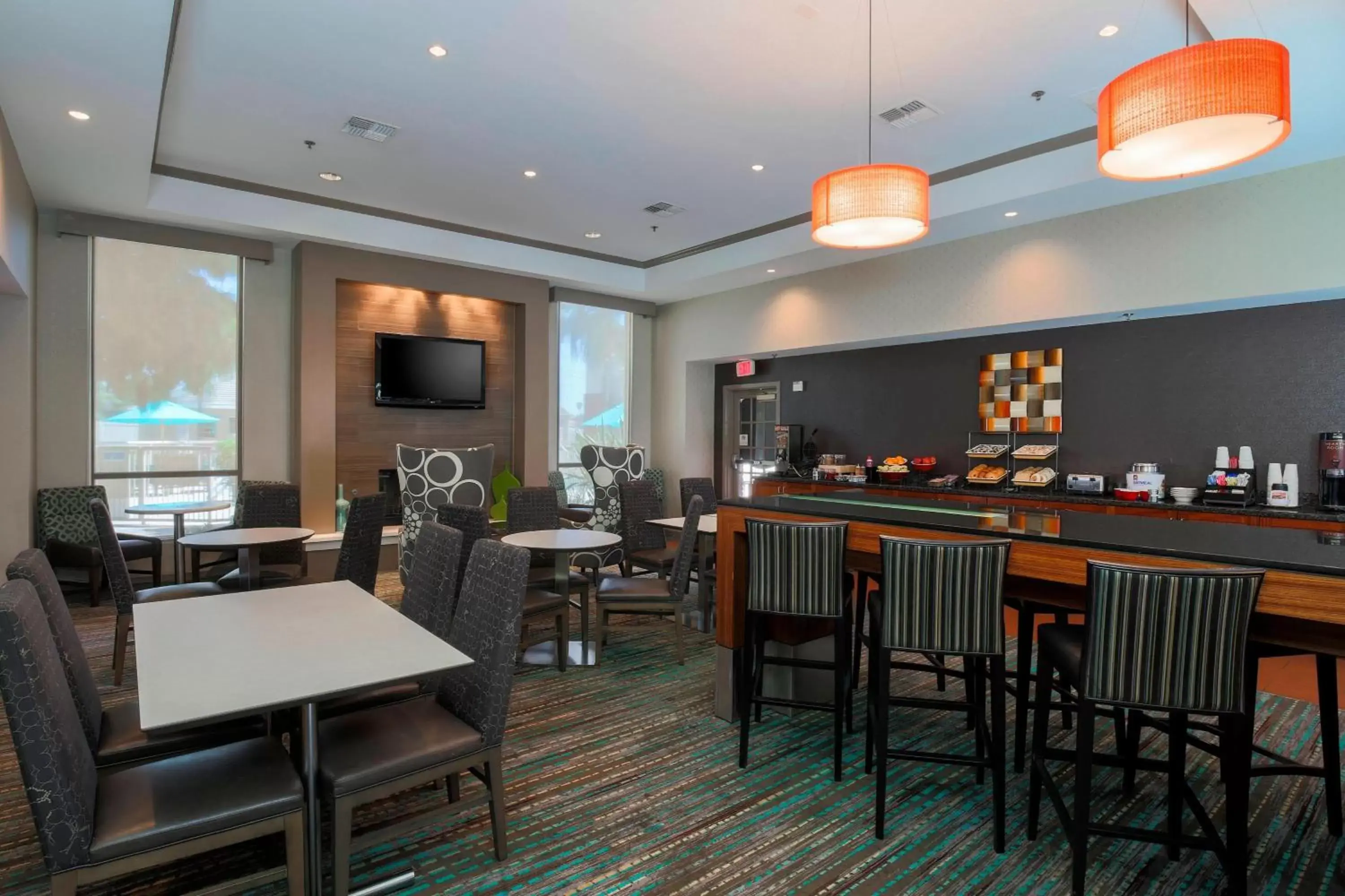 Breakfast, Restaurant/Places to Eat in Residence Inn Bakersfield