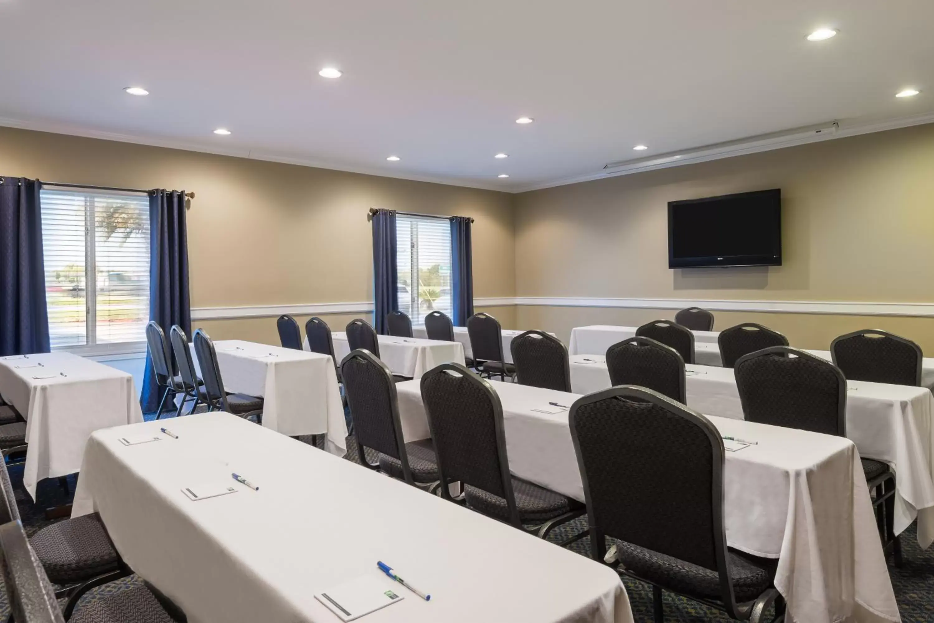 Meeting/conference room in Holiday Inn Express Hotel & Suites New Iberia - Avery Island, an IHG Hotel