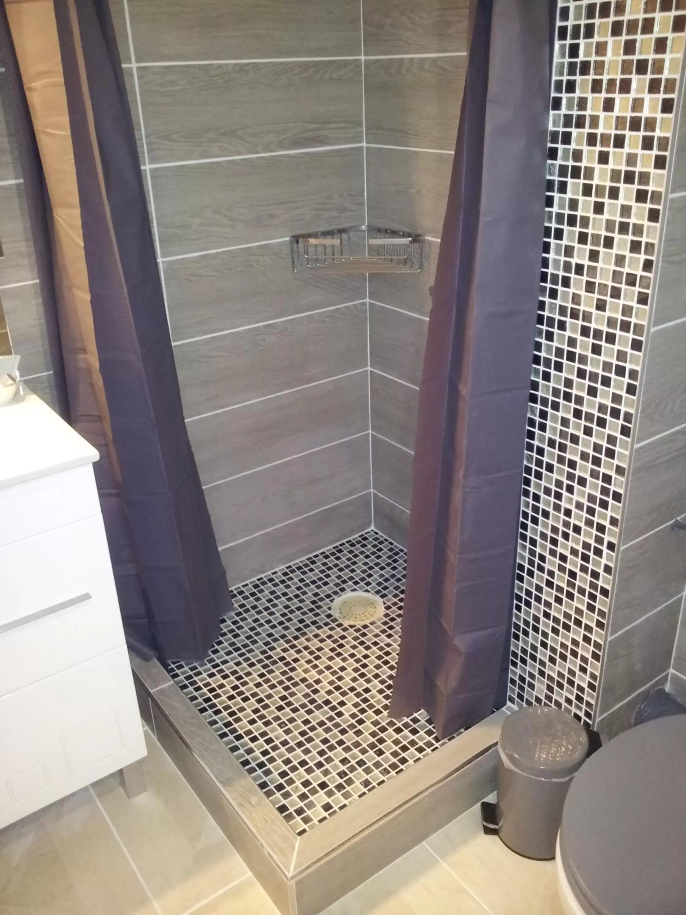 Shower, Bathroom in L'Abribis