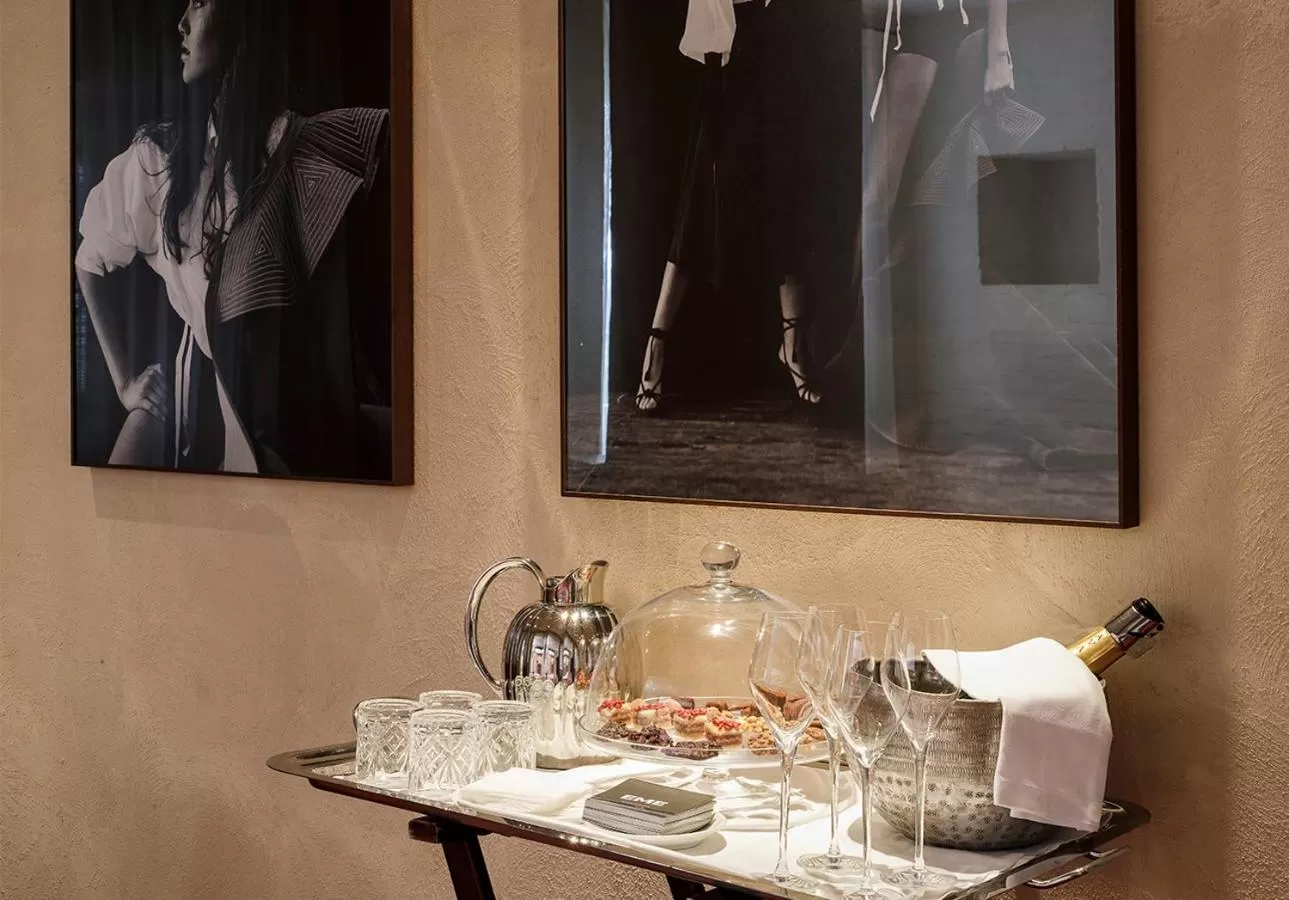 Coffee/tea facilities in EME Catedral Mercer Hotel