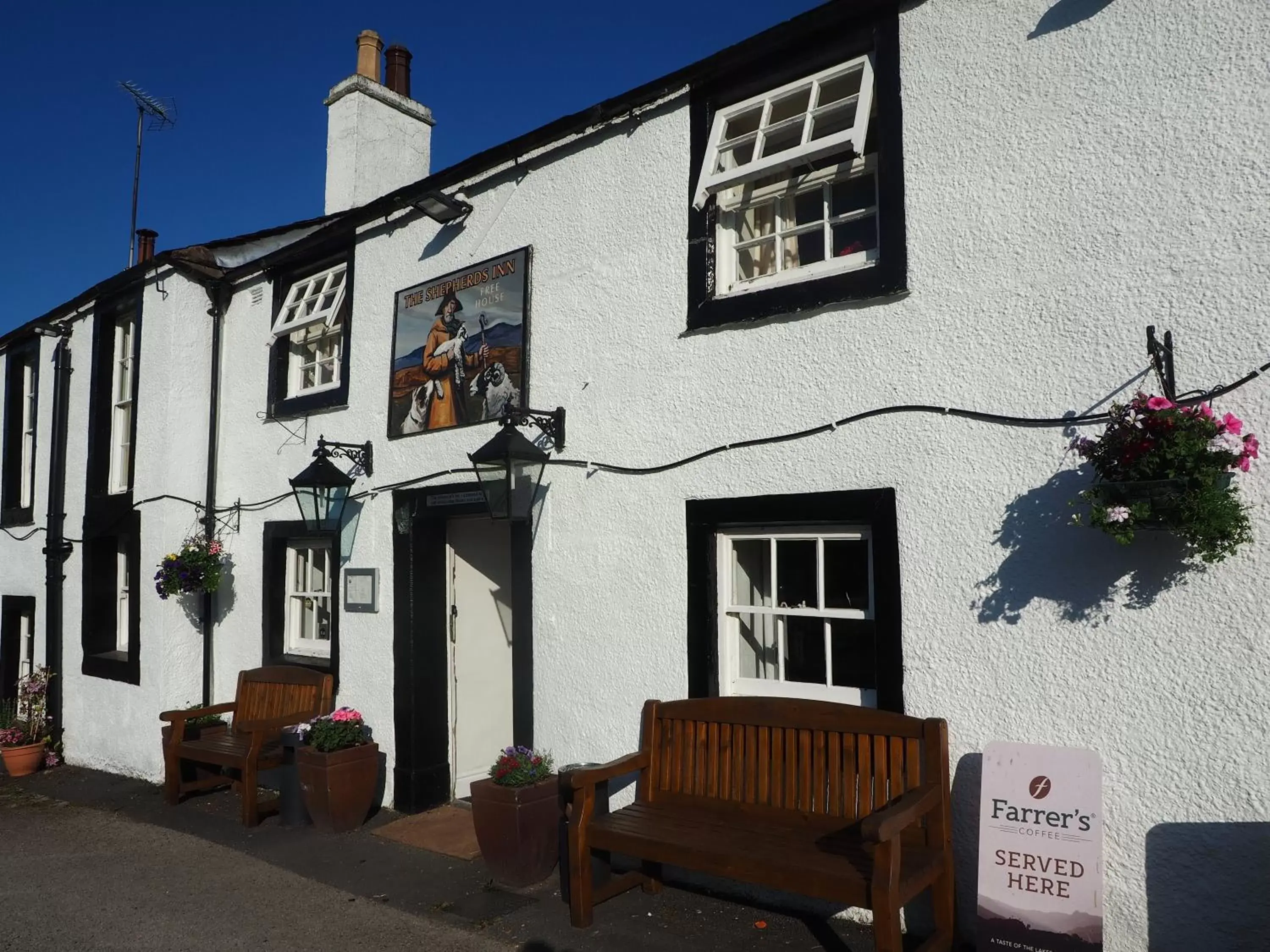 Facade/entrance, Property Building in The Shepherds Inn