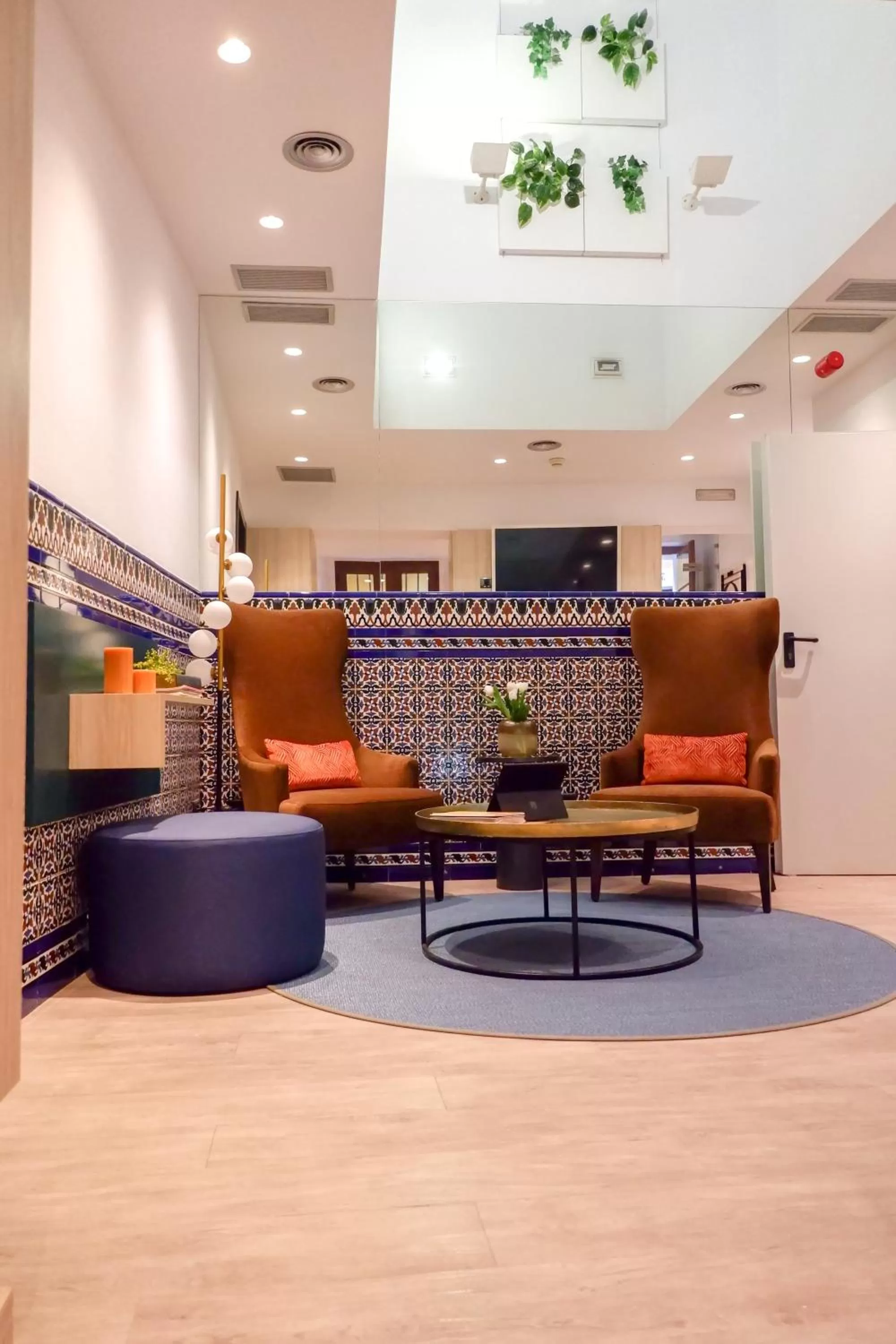 Lounge or bar in U-Sense Sevilla Centro