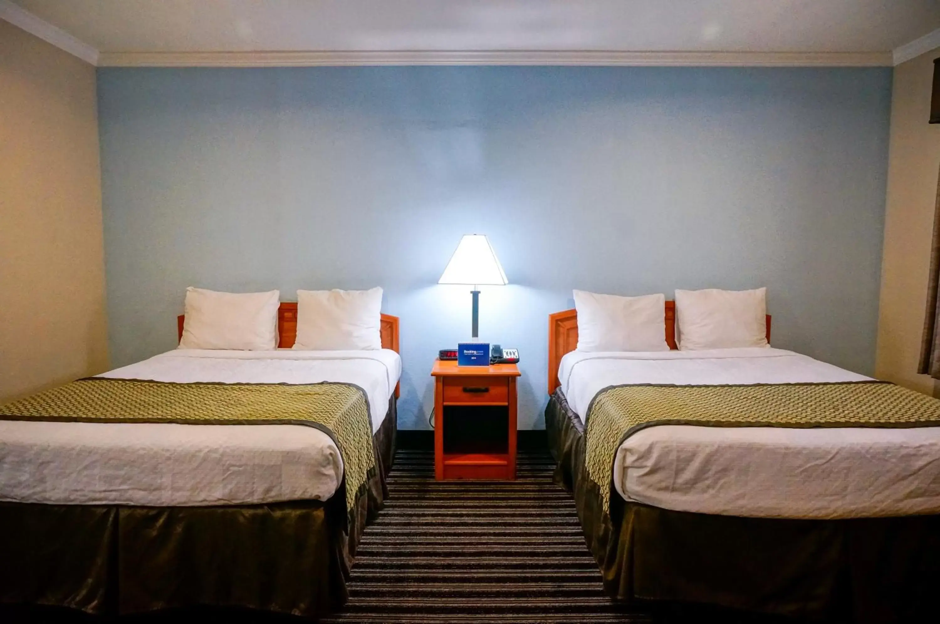 Bedroom, Bed in Hotel Parmani Near Stanford University Bedroom, Bed in Hotel Parmani Near Stanford University