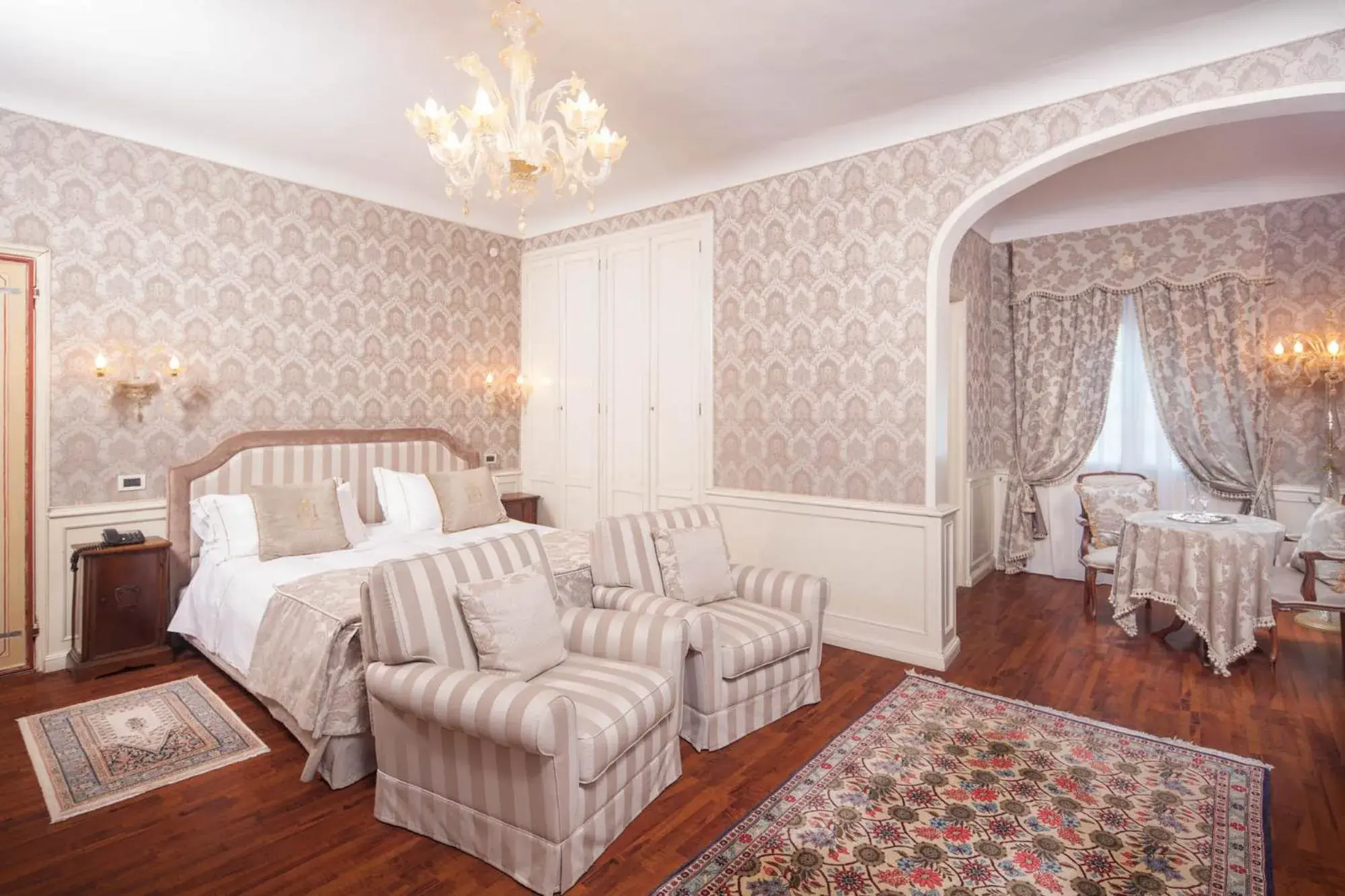 Photo of the whole room, Seating Area in Hotel Villa Condulmer