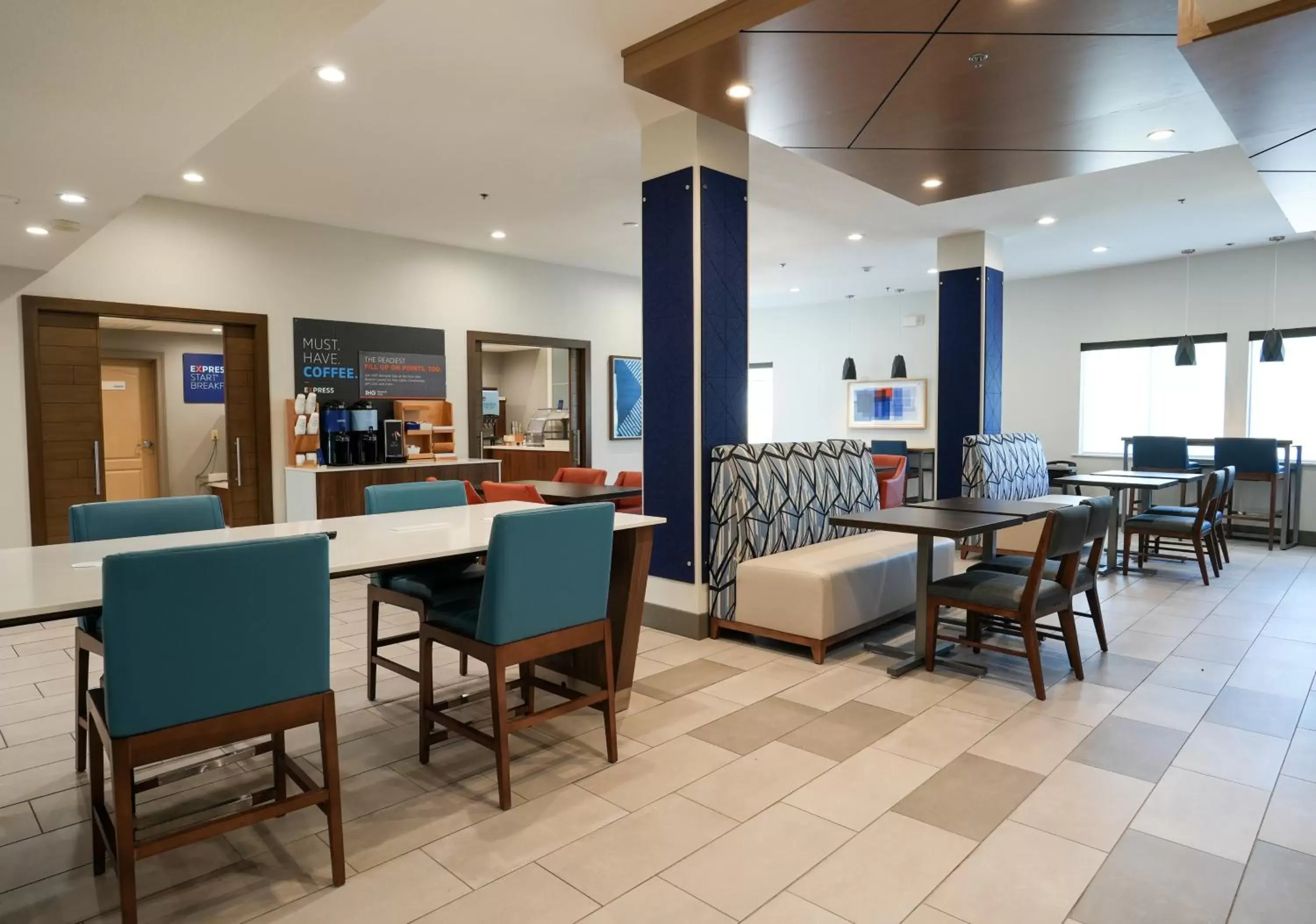Restaurant/Places to Eat in Holiday Inn Express Hotel & Suites Cedar Hill, an IHG Hotel
