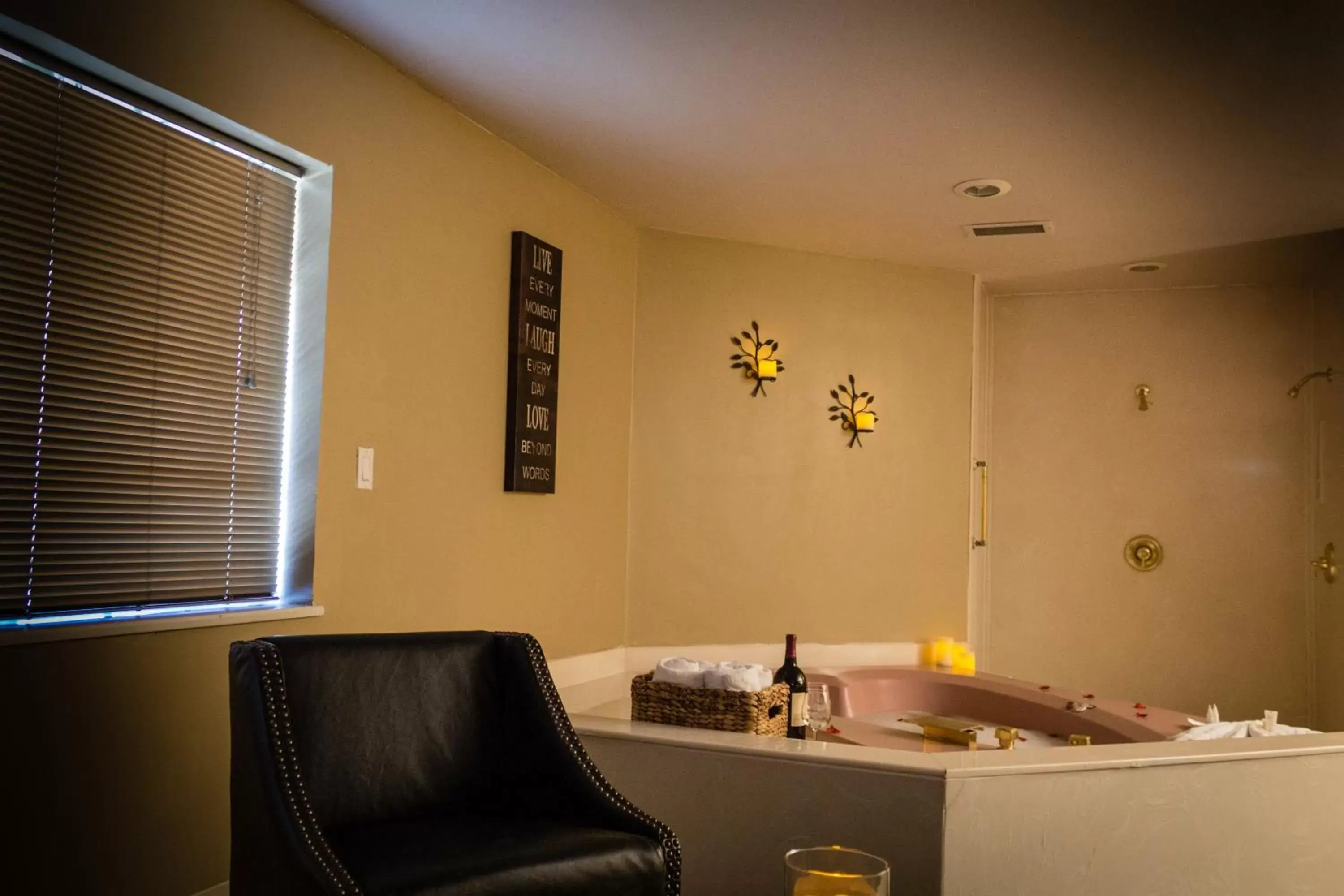 King Suite with Fireplace in Postmarc Hotel and Spa Suites King Suite with Fireplace in Postmarc Hotel and Spa Suites