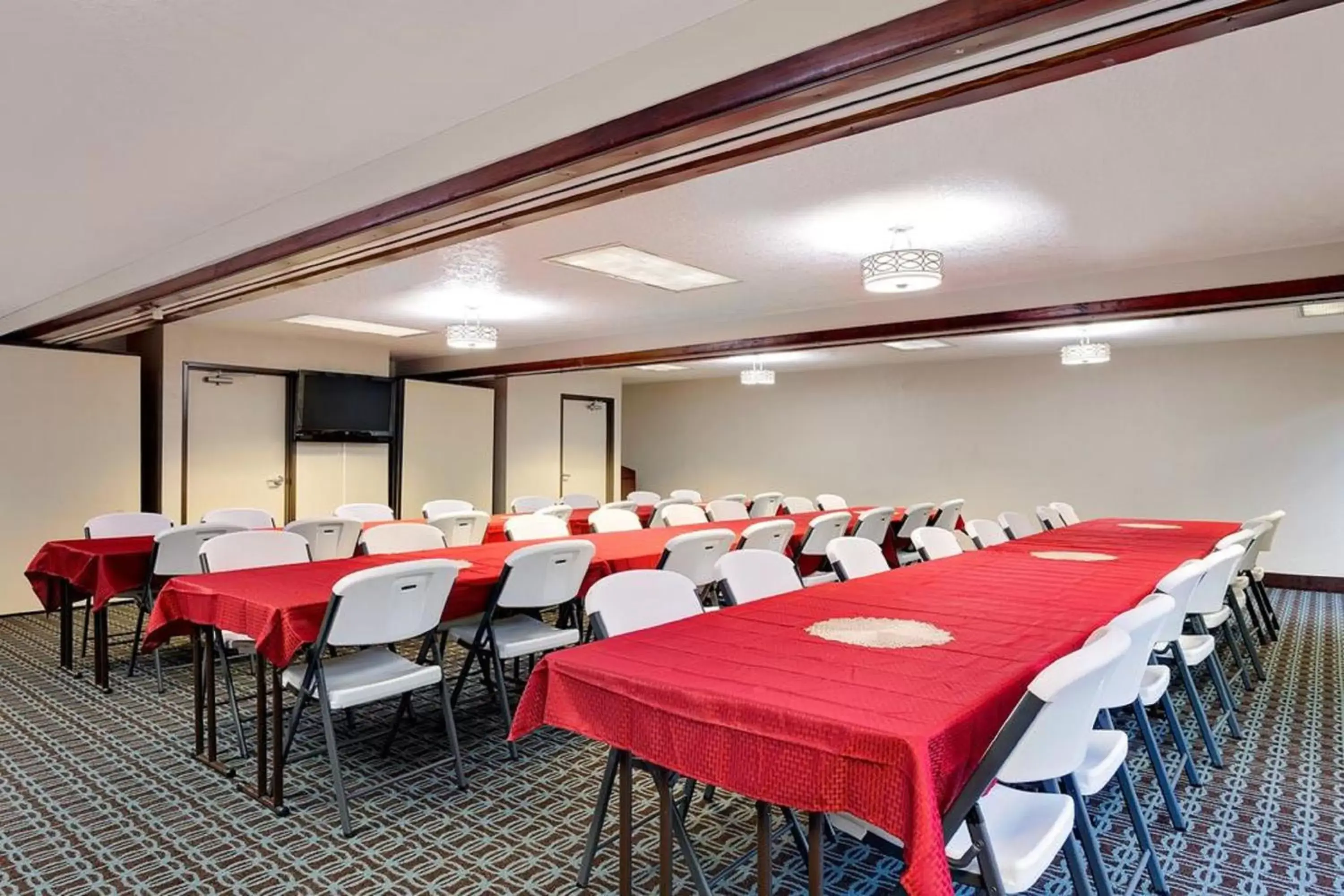 Business facilities in SureStay Plus Hotel by Best Western Coralville Iowa City