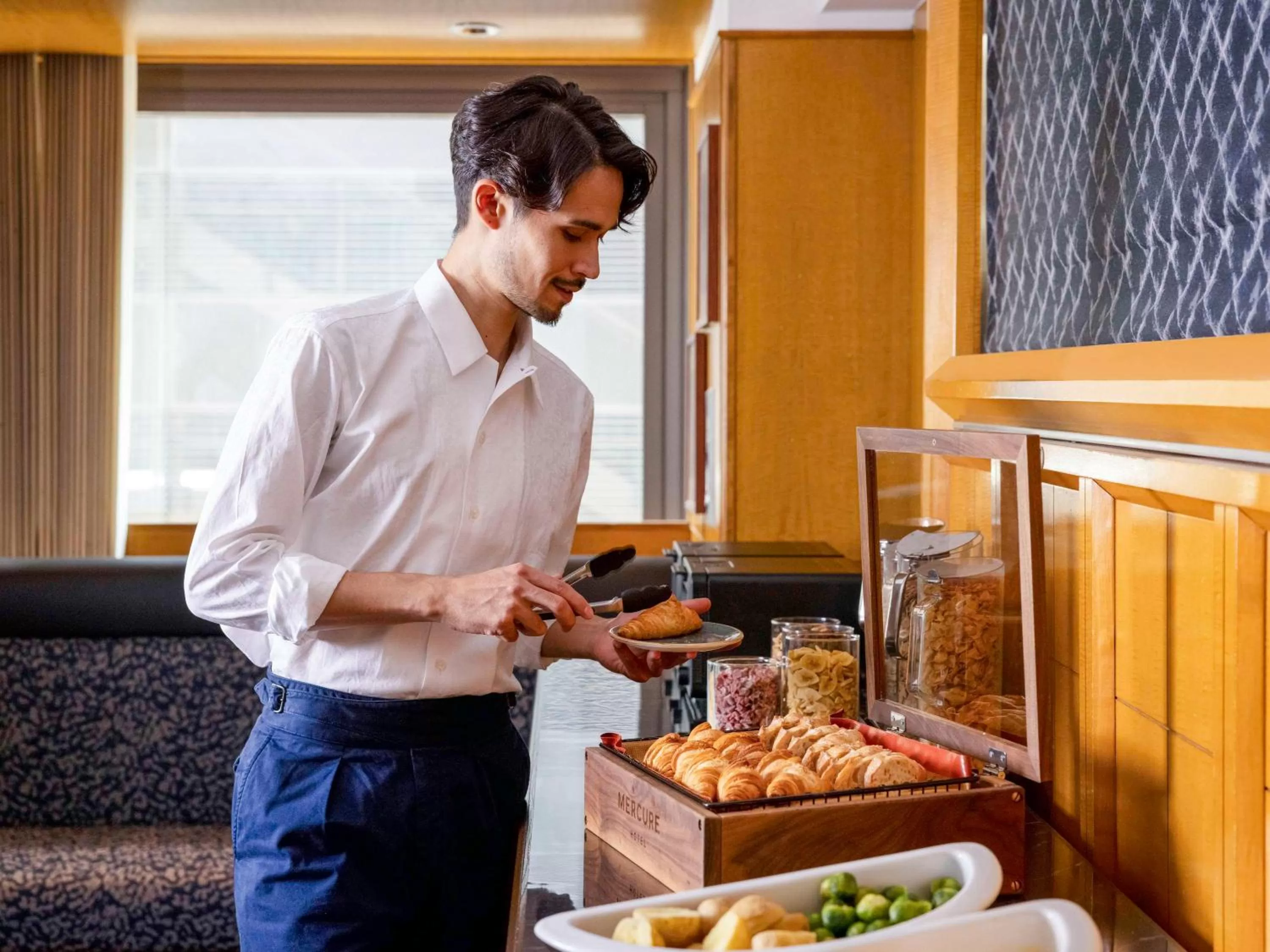 Restaurant/places to eat in Mercure Tokyo Ginza