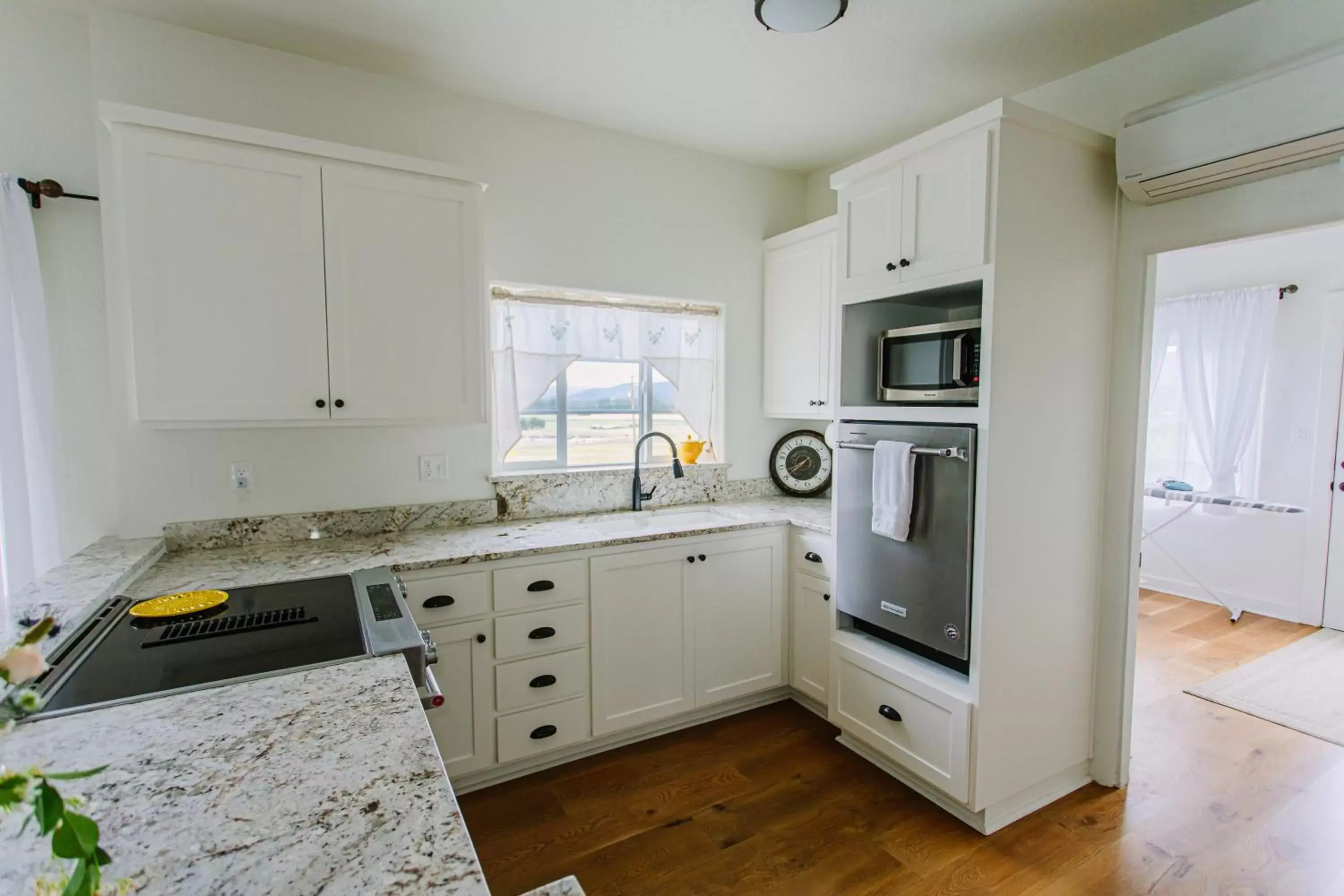 Kitchen or kitchenette, Kitchen/Kitchenette in Hummingbird Estate