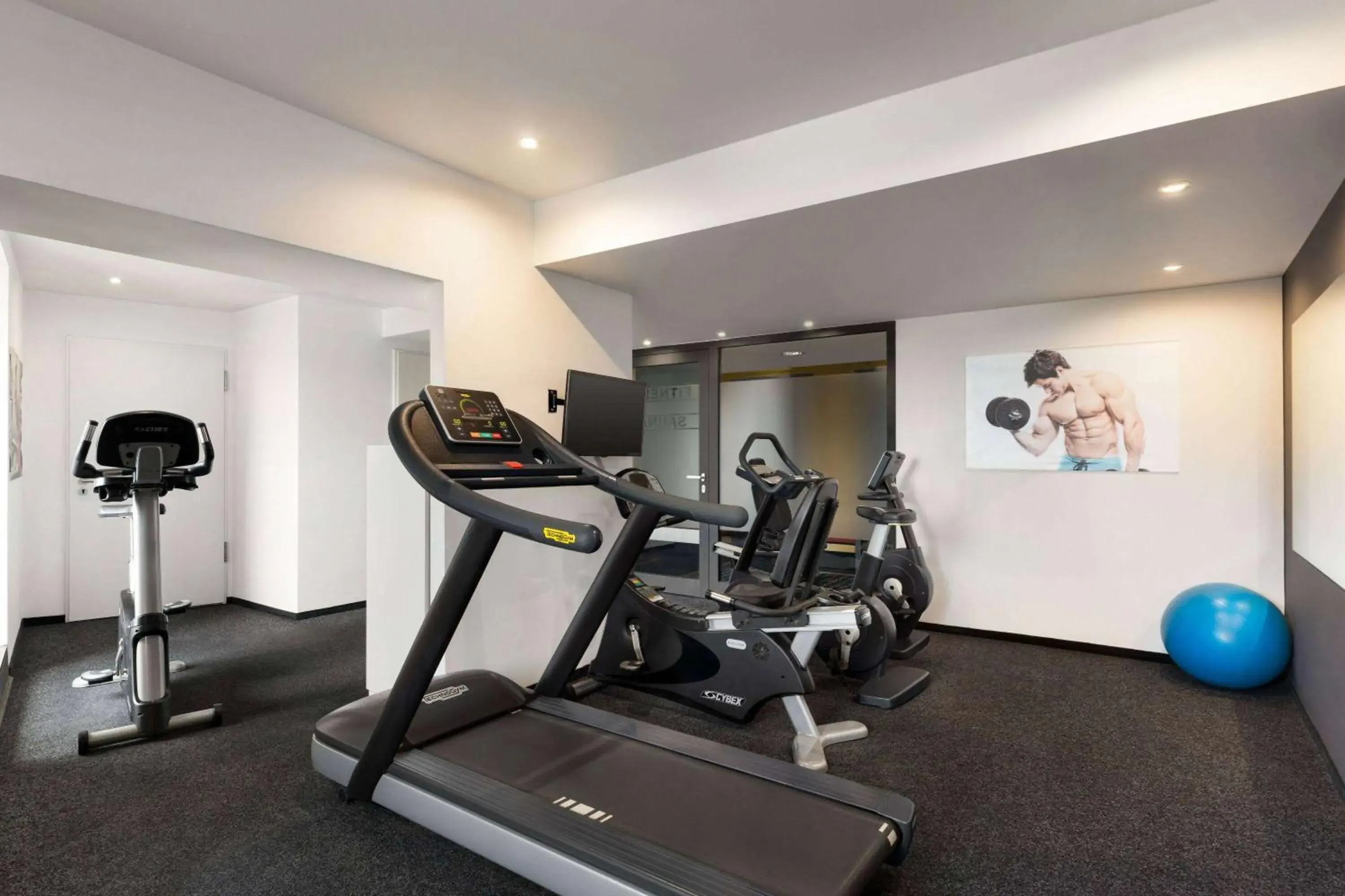 Fitness centre/facilities, Fitness Center/Facilities in Vienna House Easy By Wyndham Airport Bucharest