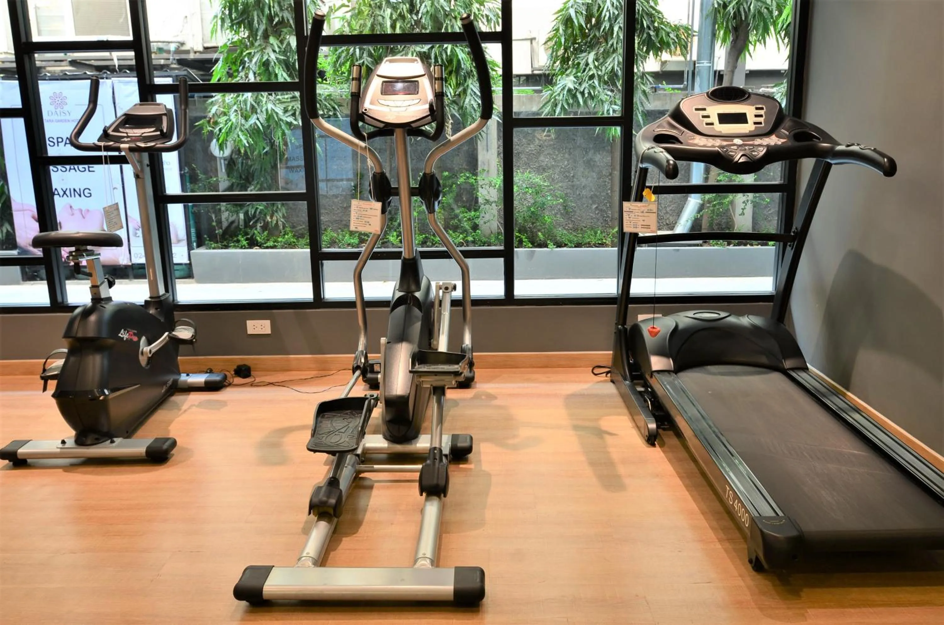 Fitness centre/facilities in Grand Tara Garden Thai Hotel