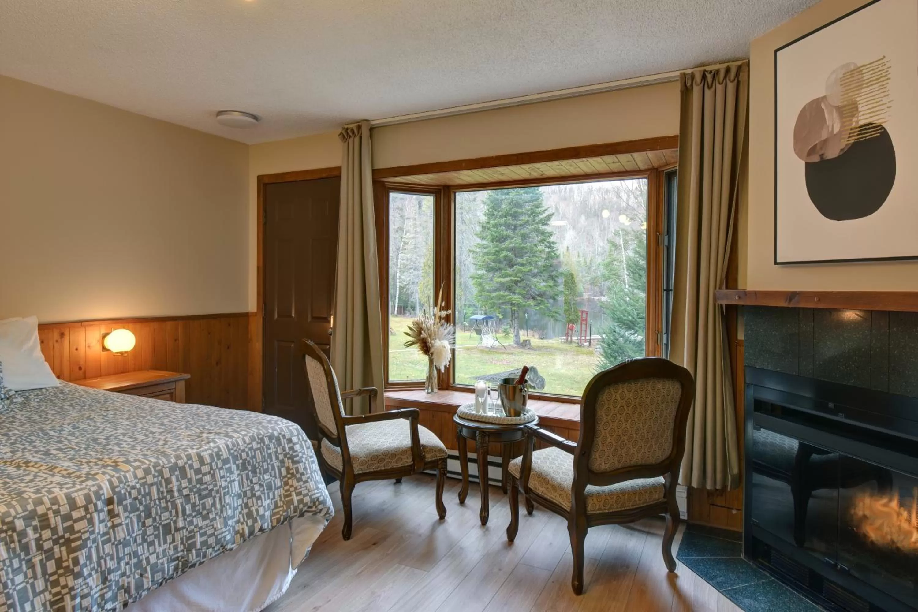 Bed in Hôtel du Lac Lenore