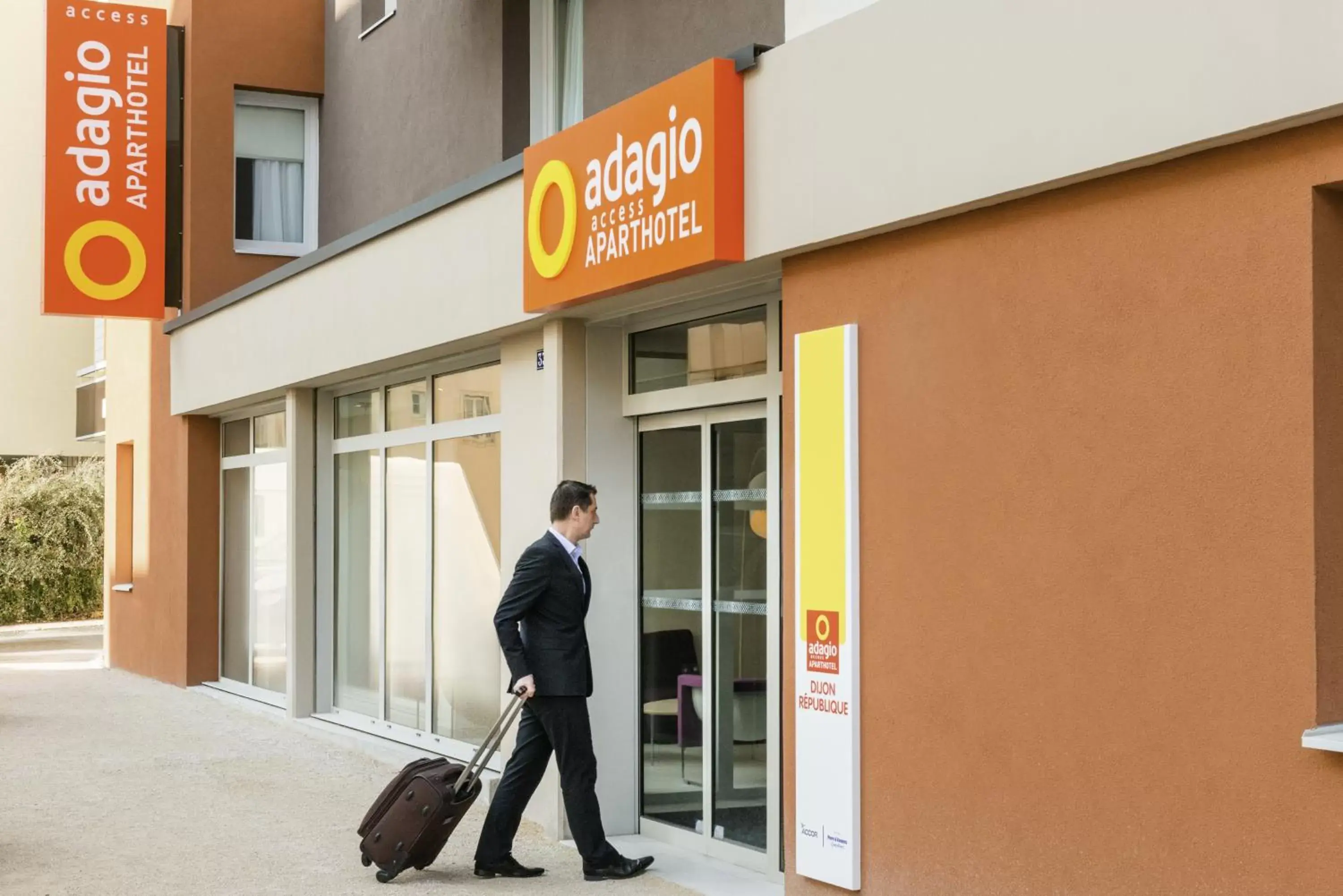 Facade/entrance in Aparthotel Adagio Access Dijon République