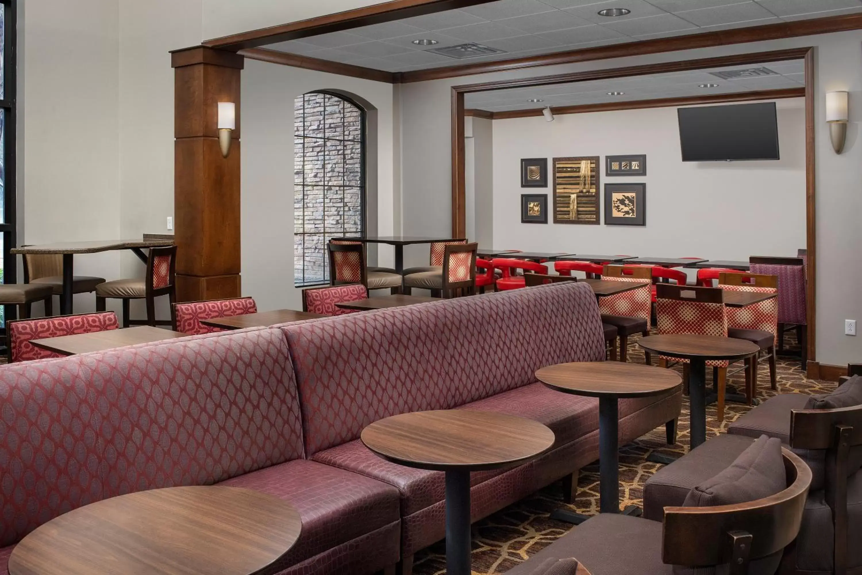 Restaurant/Places to Eat in Staybridge Suites Columbia, an IHG Hotel