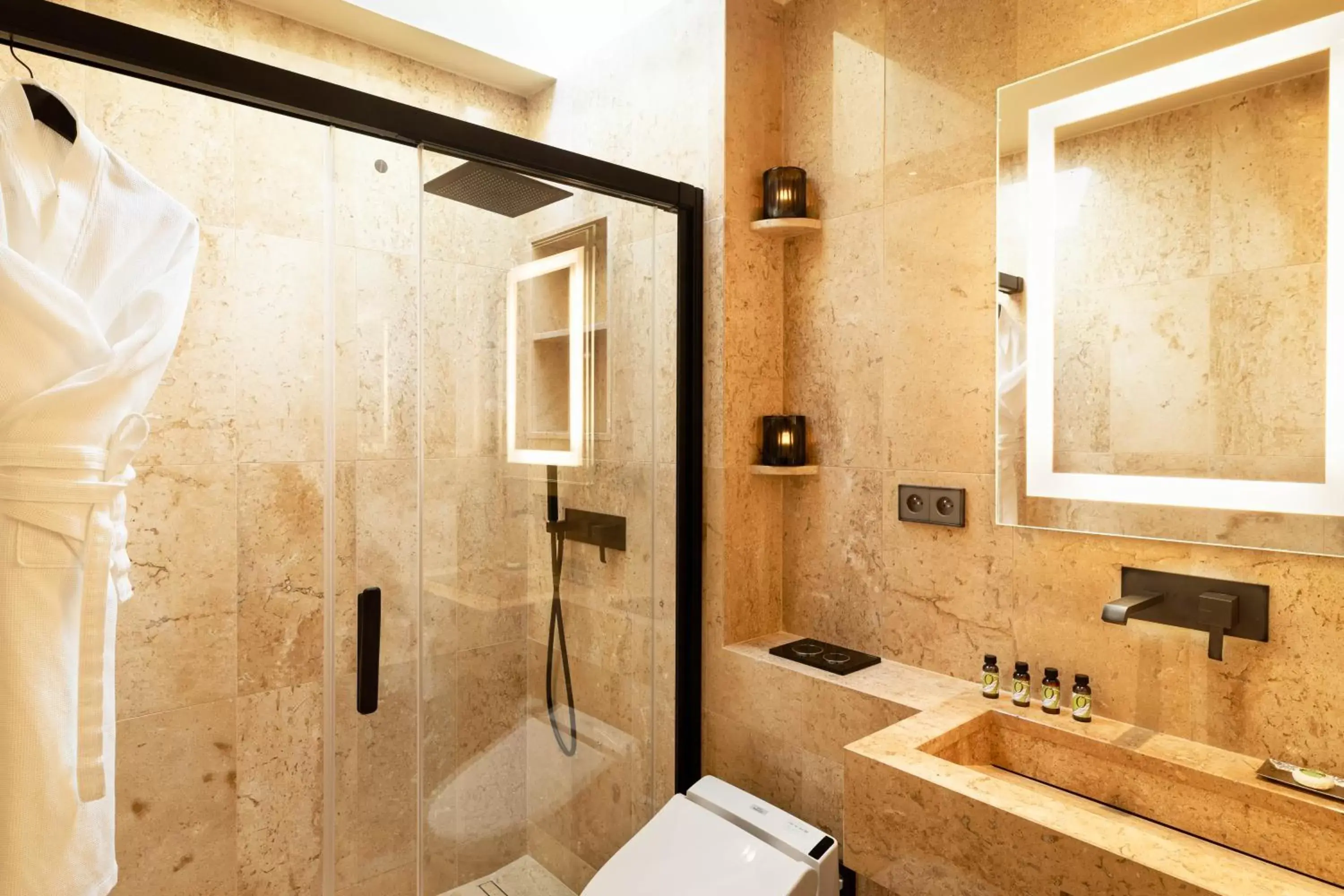 Bathroom in B Montmartre