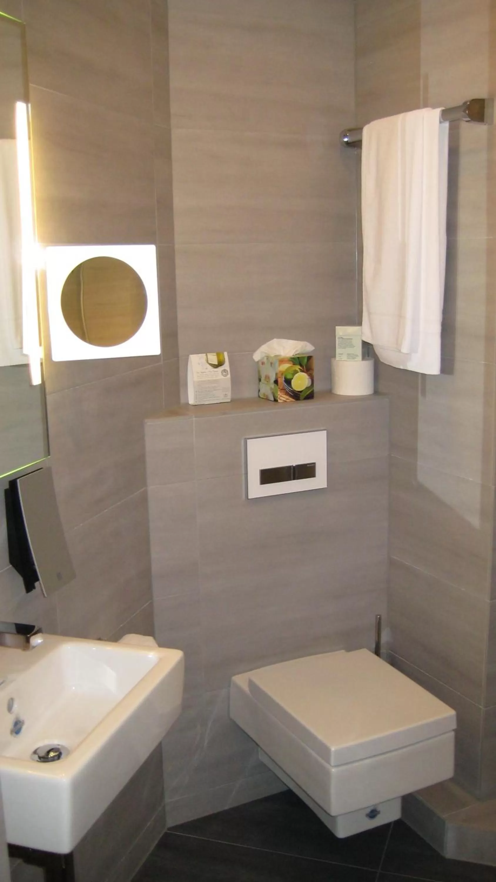 Shower in Design Hotel Zollamt