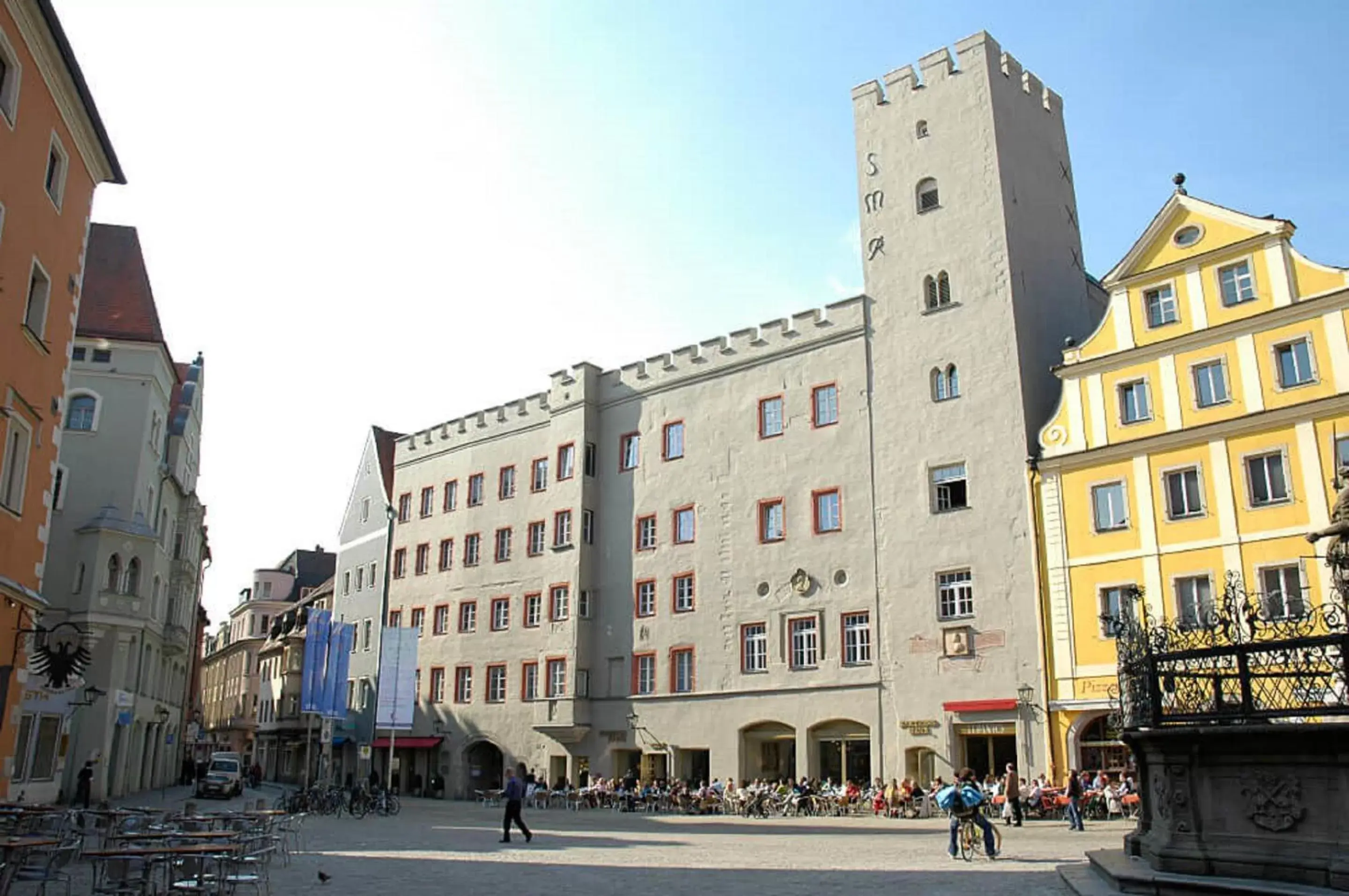 Nearby landmark, Property Building in Hotel Das Regensburg