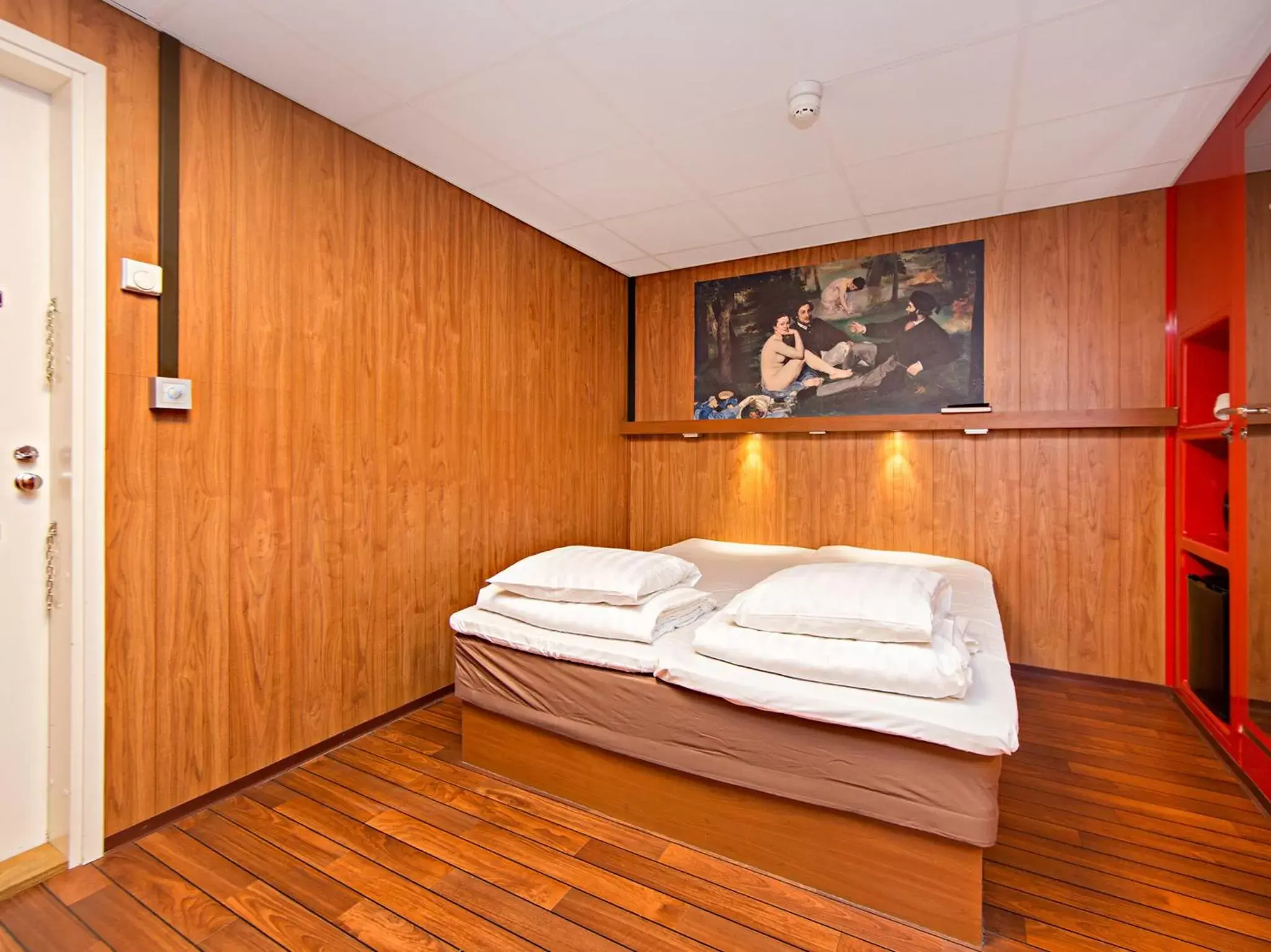Bed, Room Photo in Omena Hotel Helsinki City Centre