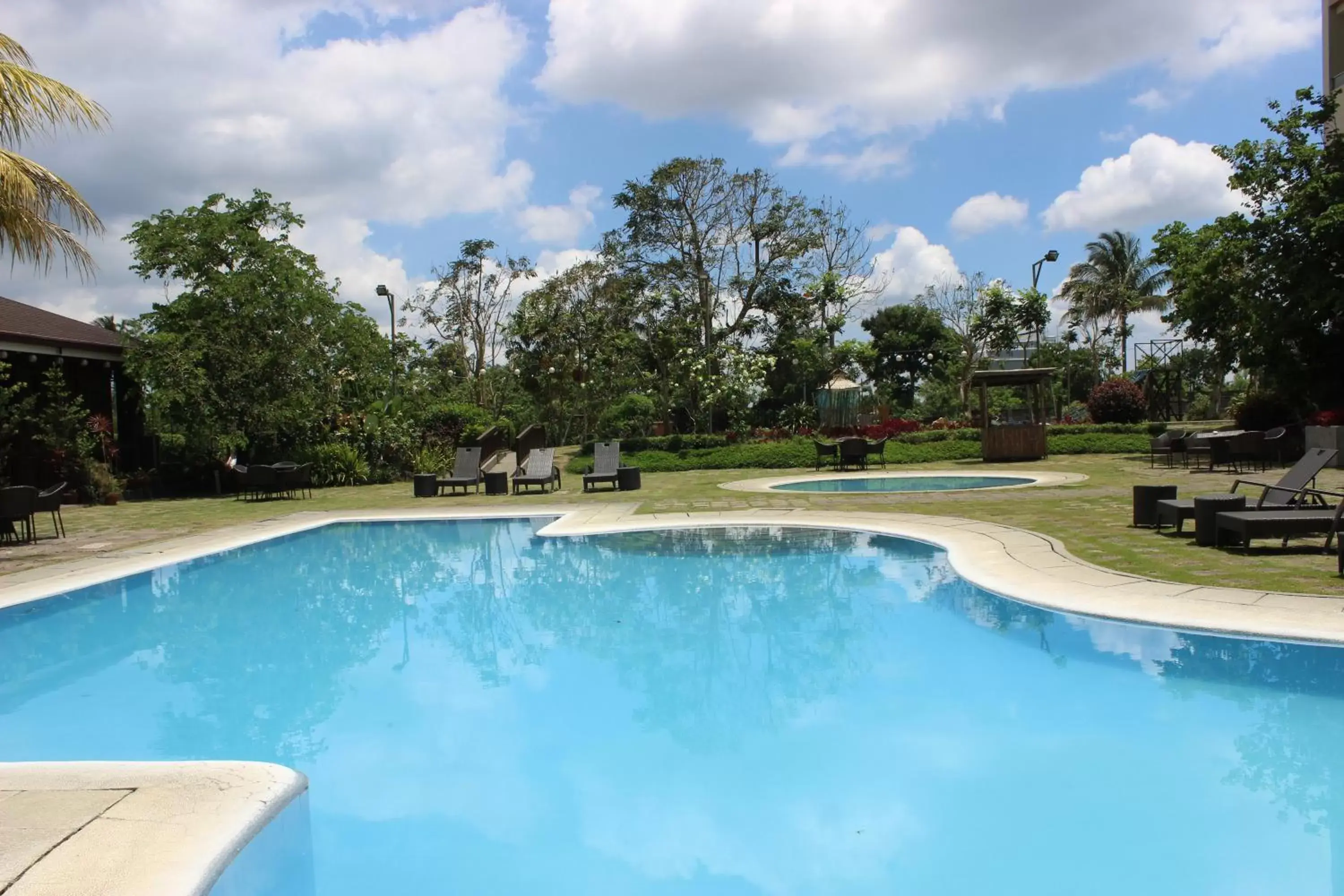 Swimming Pool in Hotel Kimberly Tagaytay