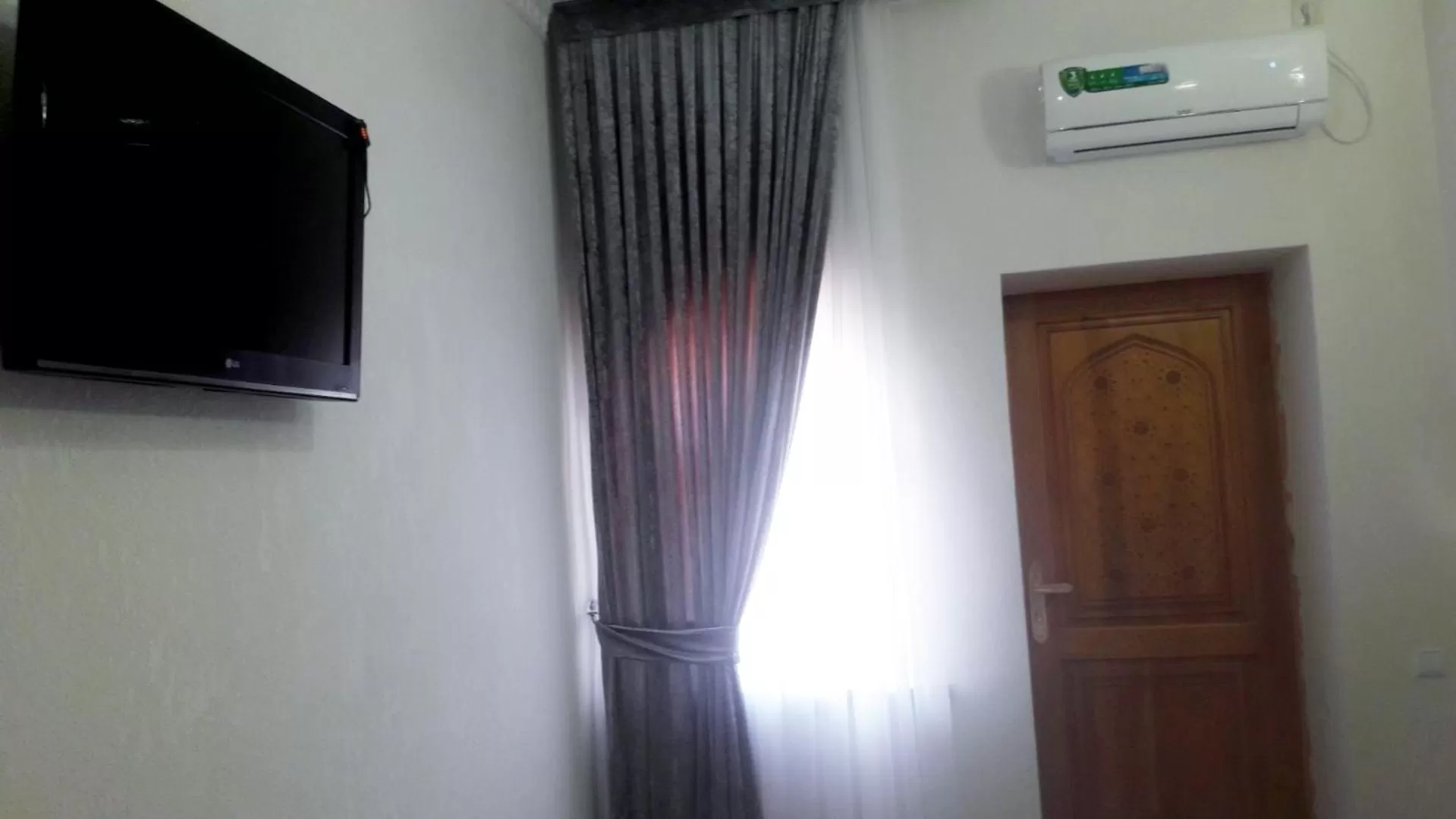 TV/Entertainment Center in Naqshband