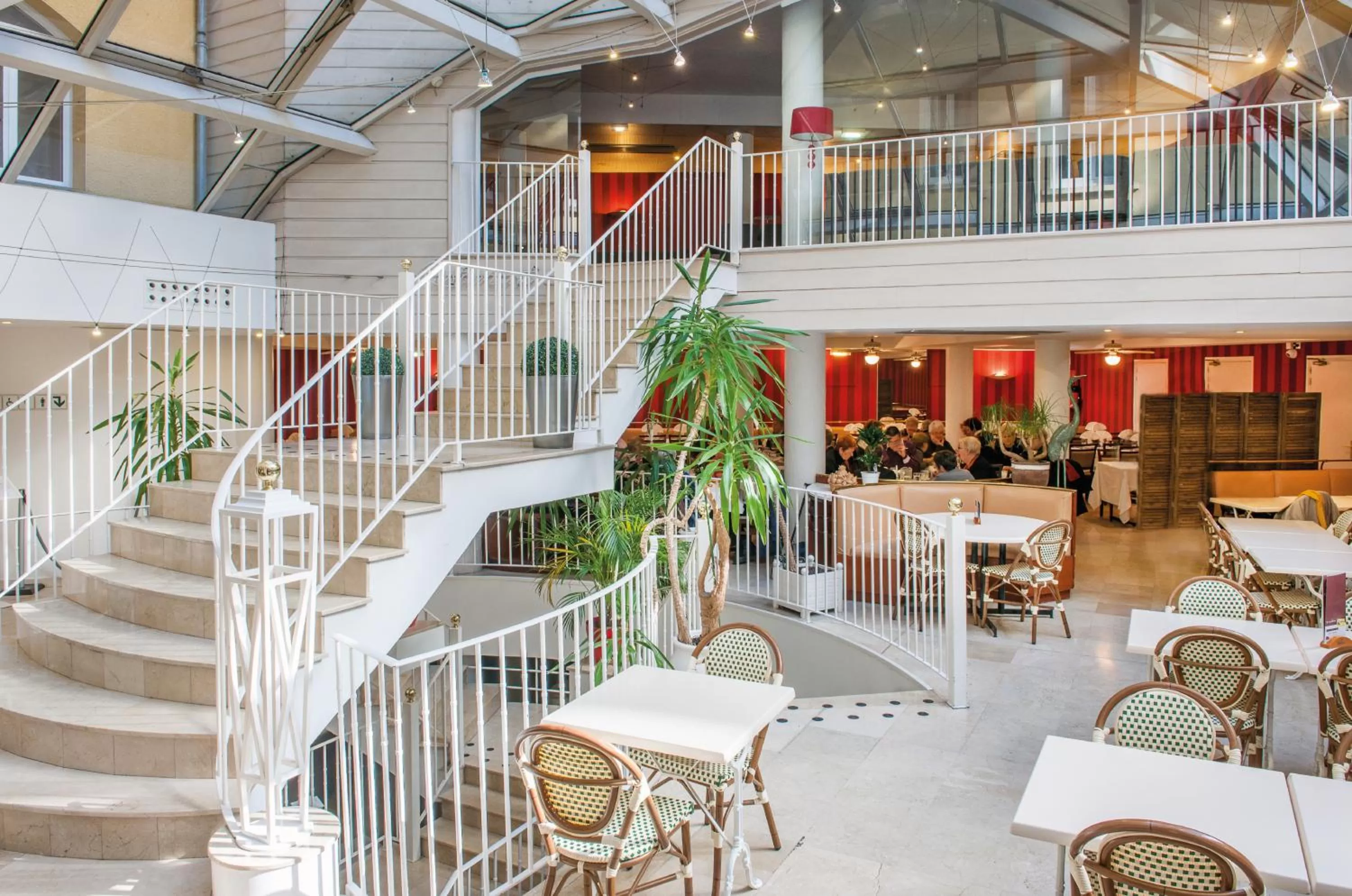 Restaurant/places to eat in Hôtel Saint Sauveur