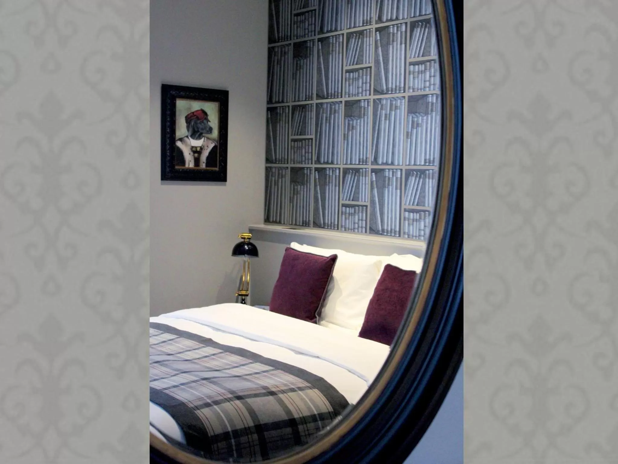 Decorative detail, Bed in The One Tun Pub & Rooms