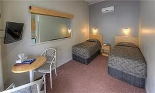 TV and multimedia, Bed in Silver Haven Motor Inn