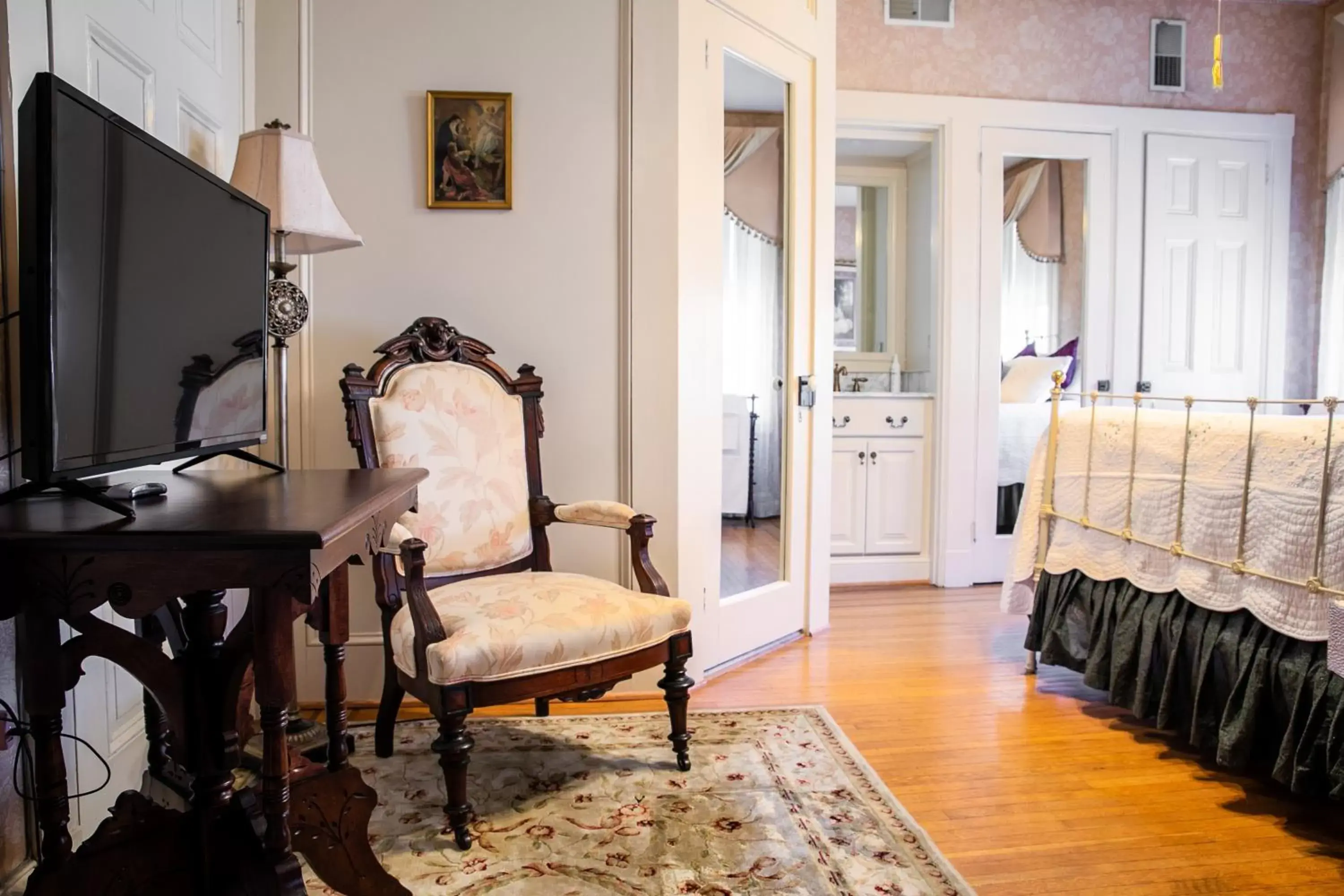 Property building, Seating Area in The Emig Mansion