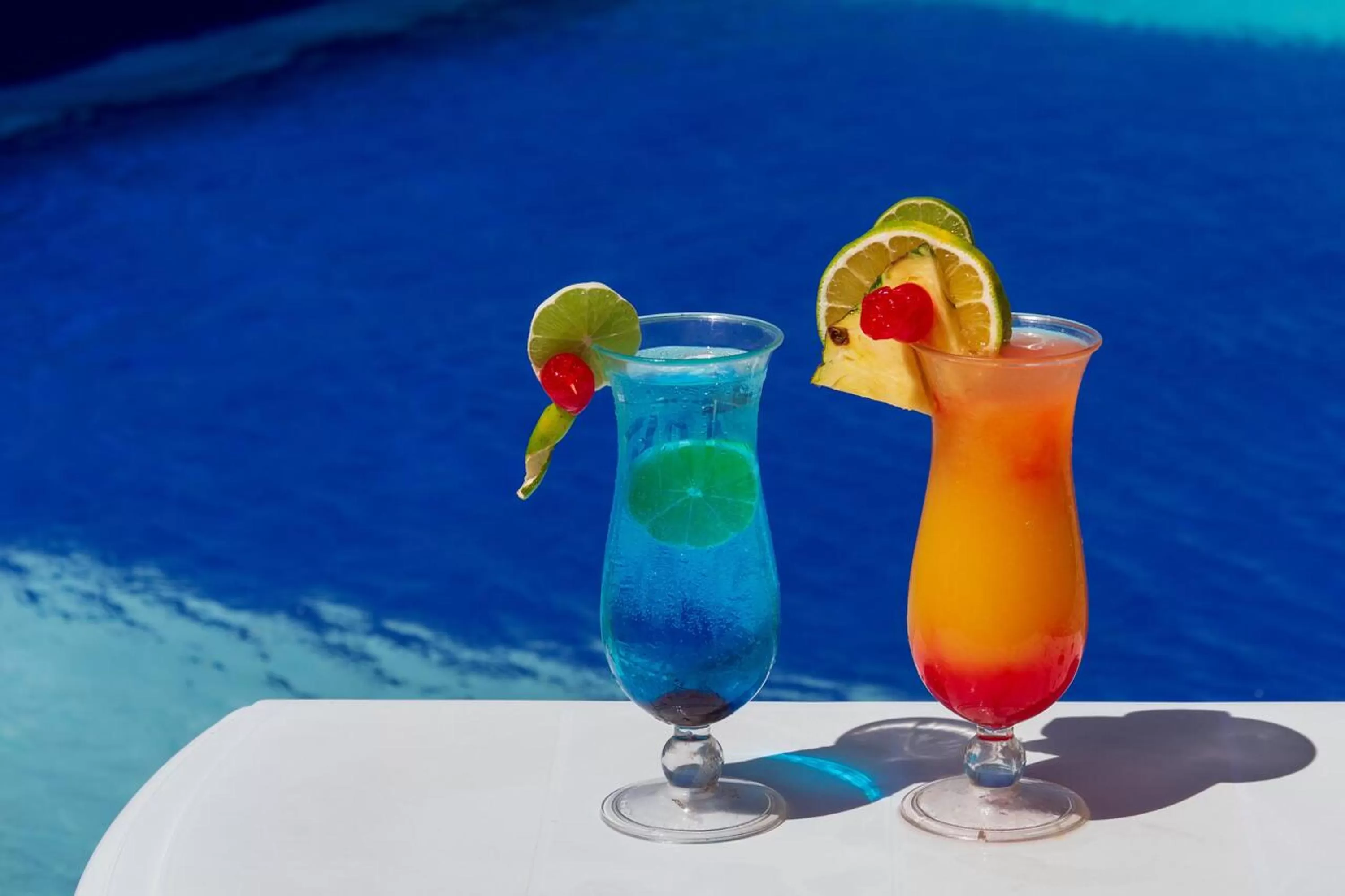 Drinks in Hotel Aixo Suites By GEH Suites