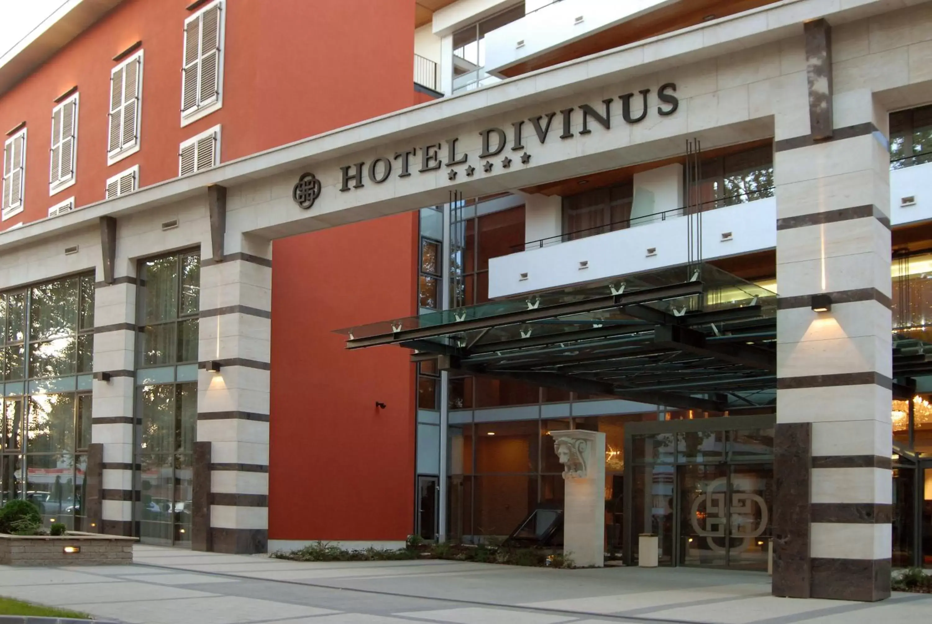 Facade/entrance, Property Building in Hotel Divinus