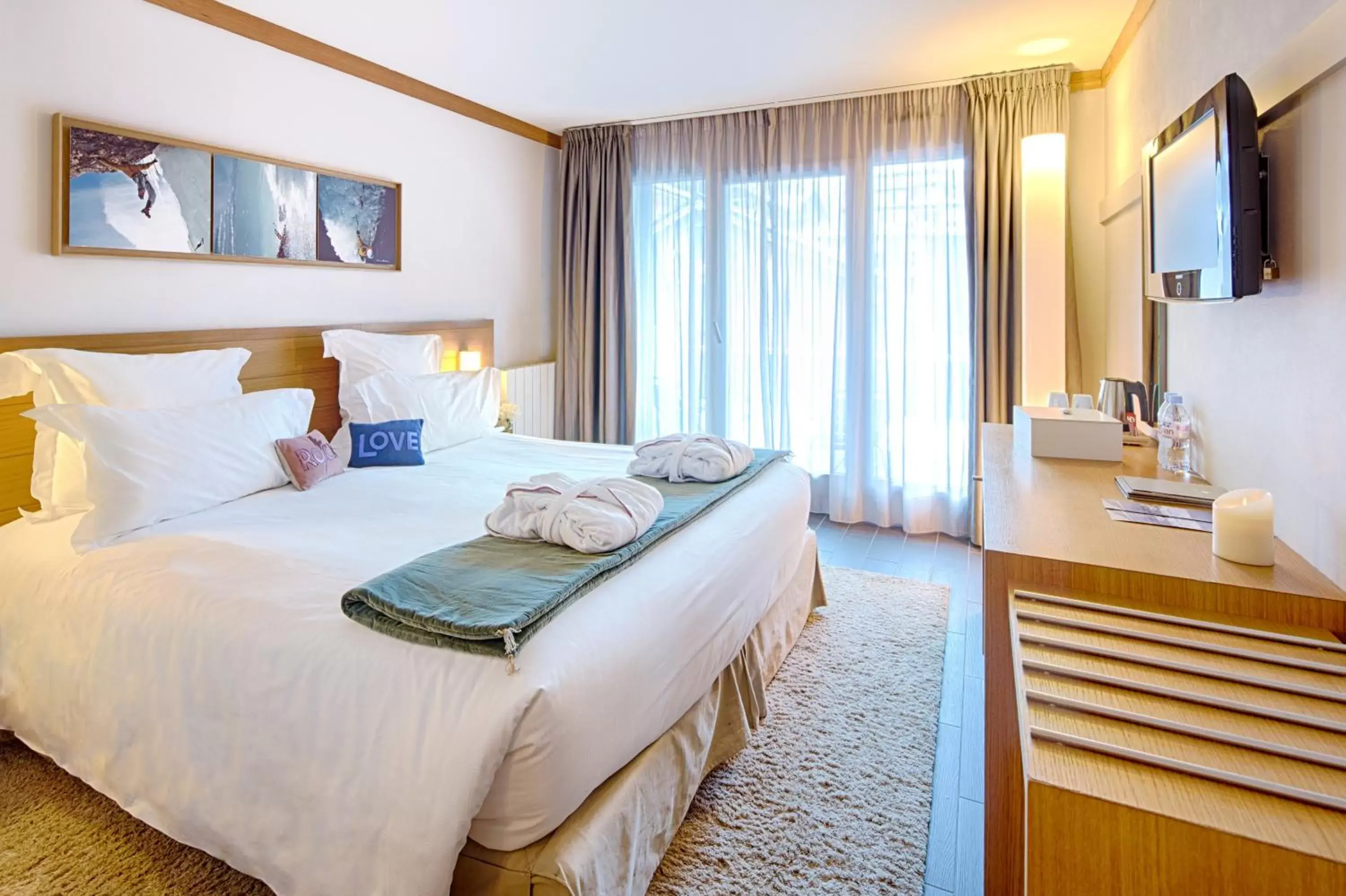 Superior Double or Twin Room in Hotel Le Morgane