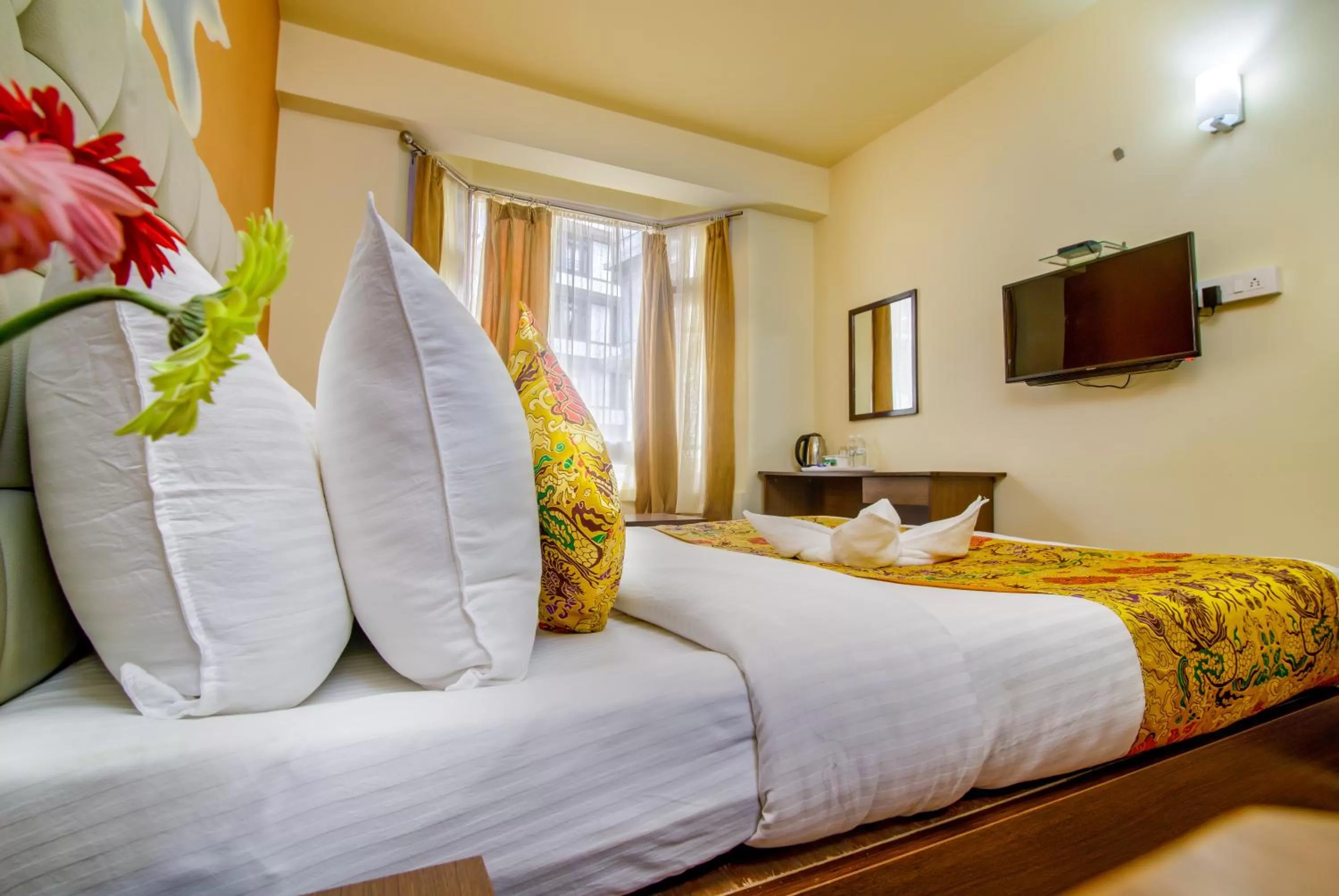 Bedroom, Bed in Muscatel Grand Silkroute - 300 Mts from MG Marg