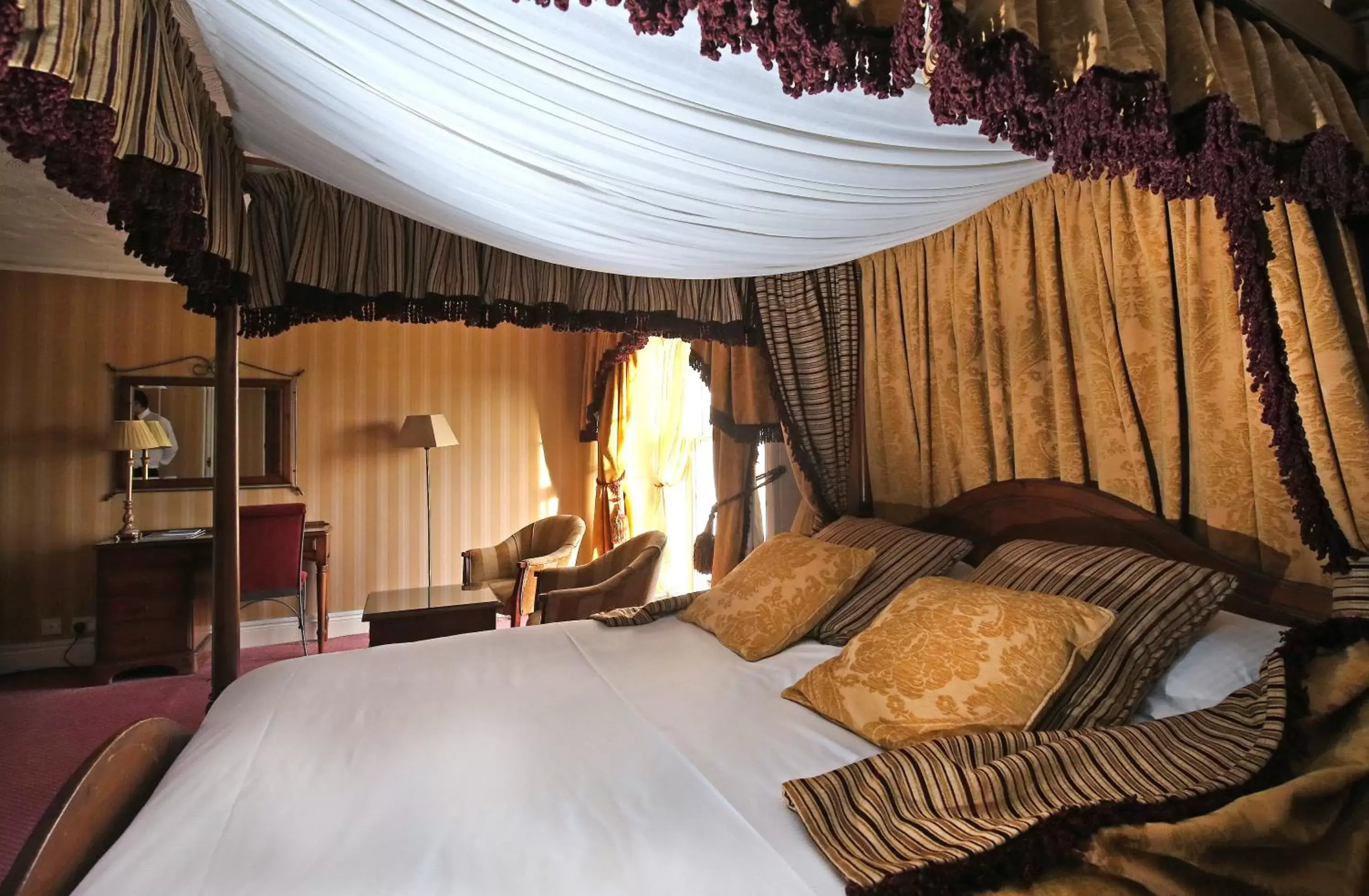 Bedroom, Bed in Leasowe Castle Hotel