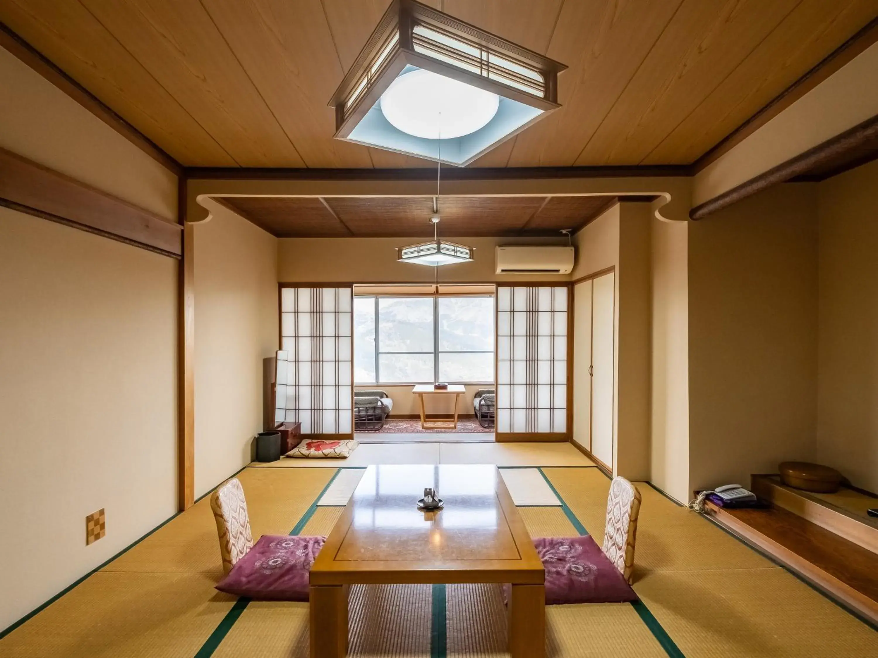 Photo of the whole room in Hakone Shirayunoyado Yamadaya Ryokan