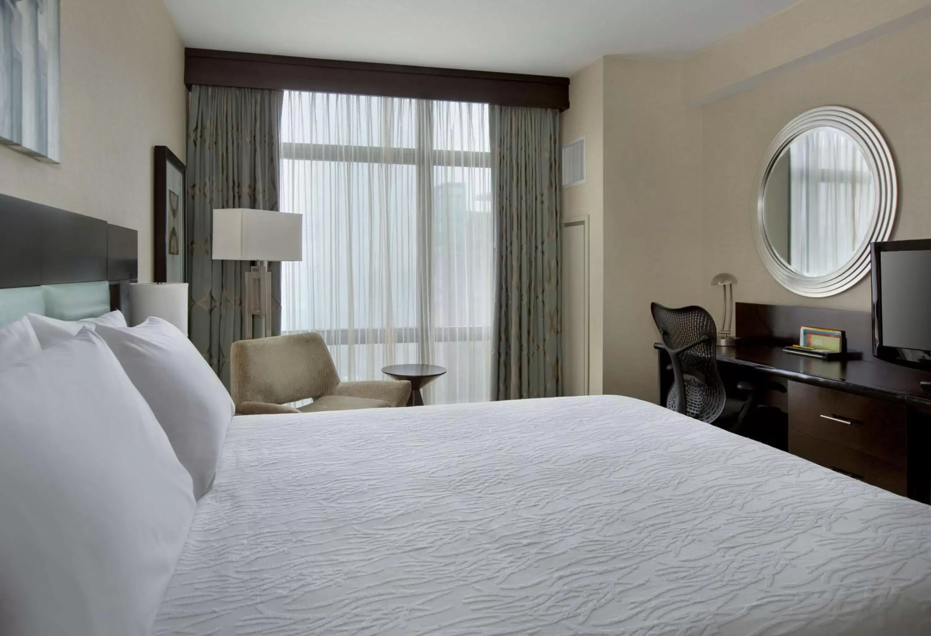 Bedroom, Bed in Hilton Garden Inn Washington D.C./U.S. Capitol