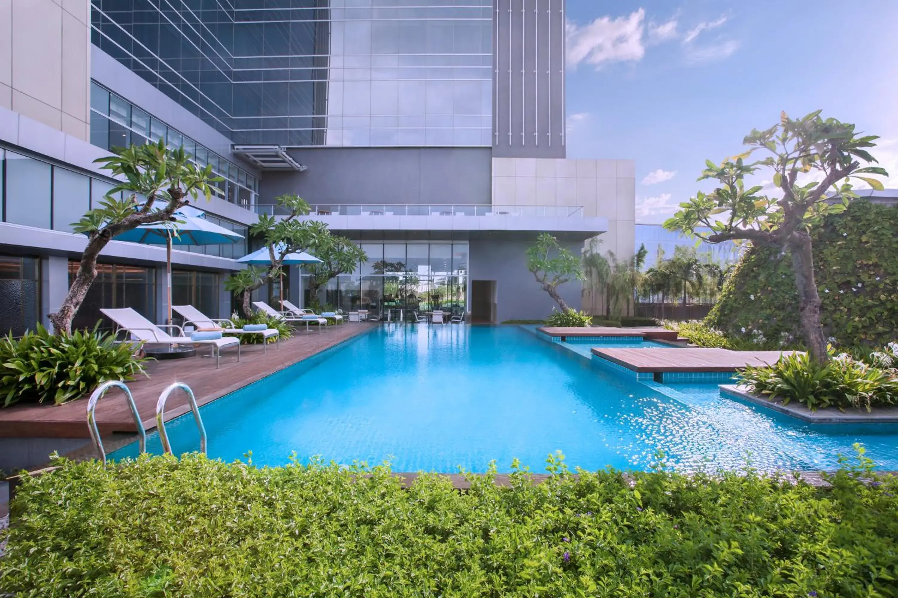 Swimming Pool in Mercure Jakarta Pantai Indah Kapuk