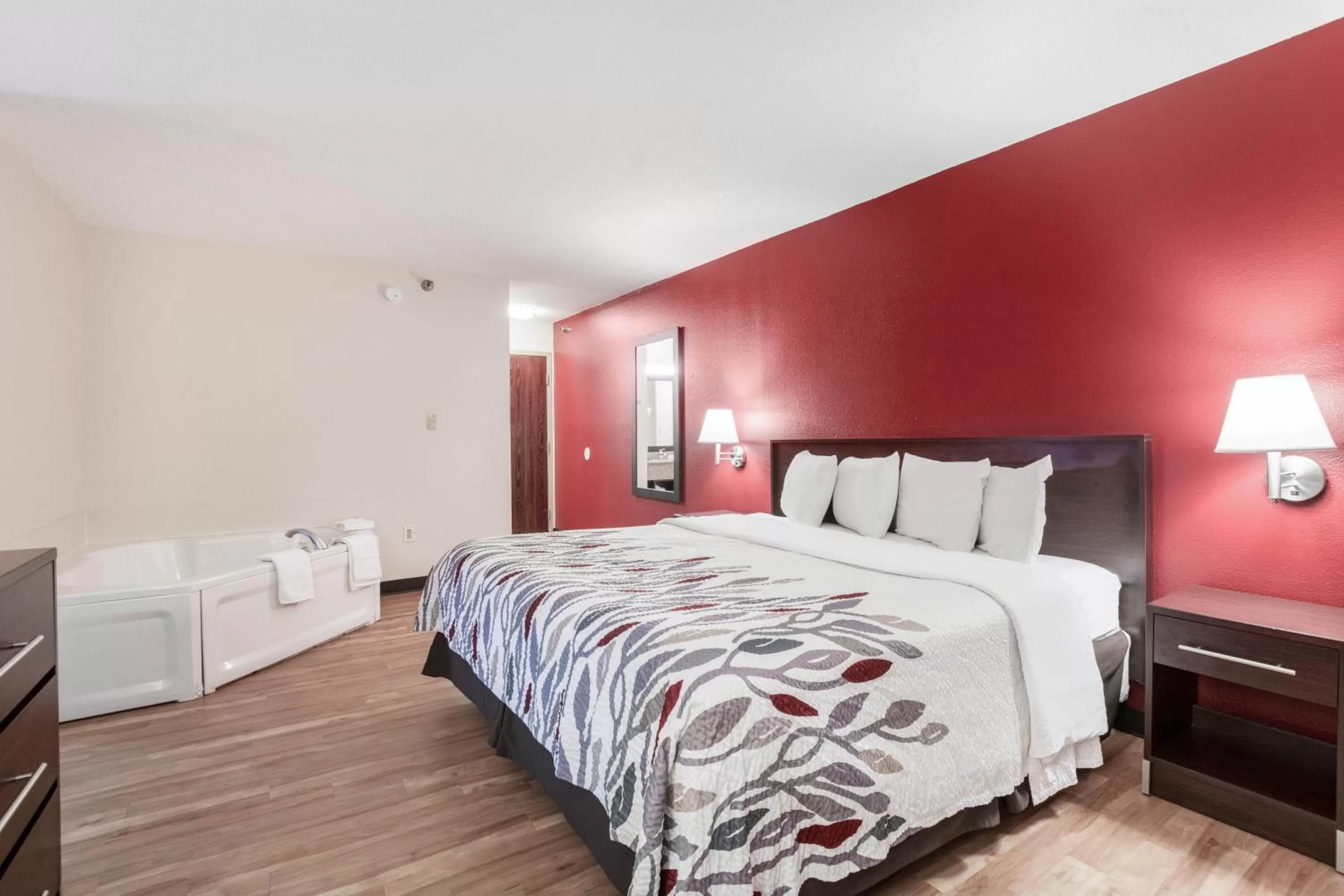 Bedroom, Bed in Red Roof Inn Richmond, KY