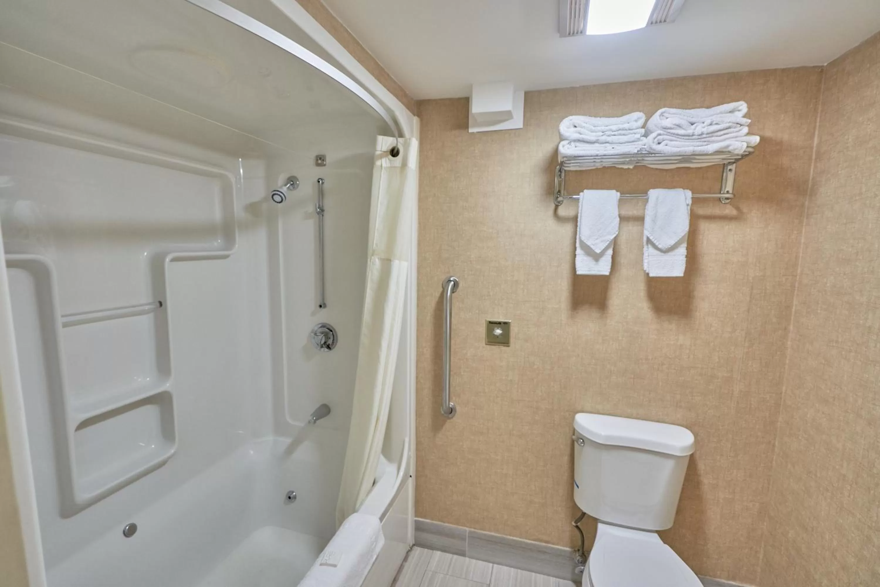 Riverview Inn & Suites