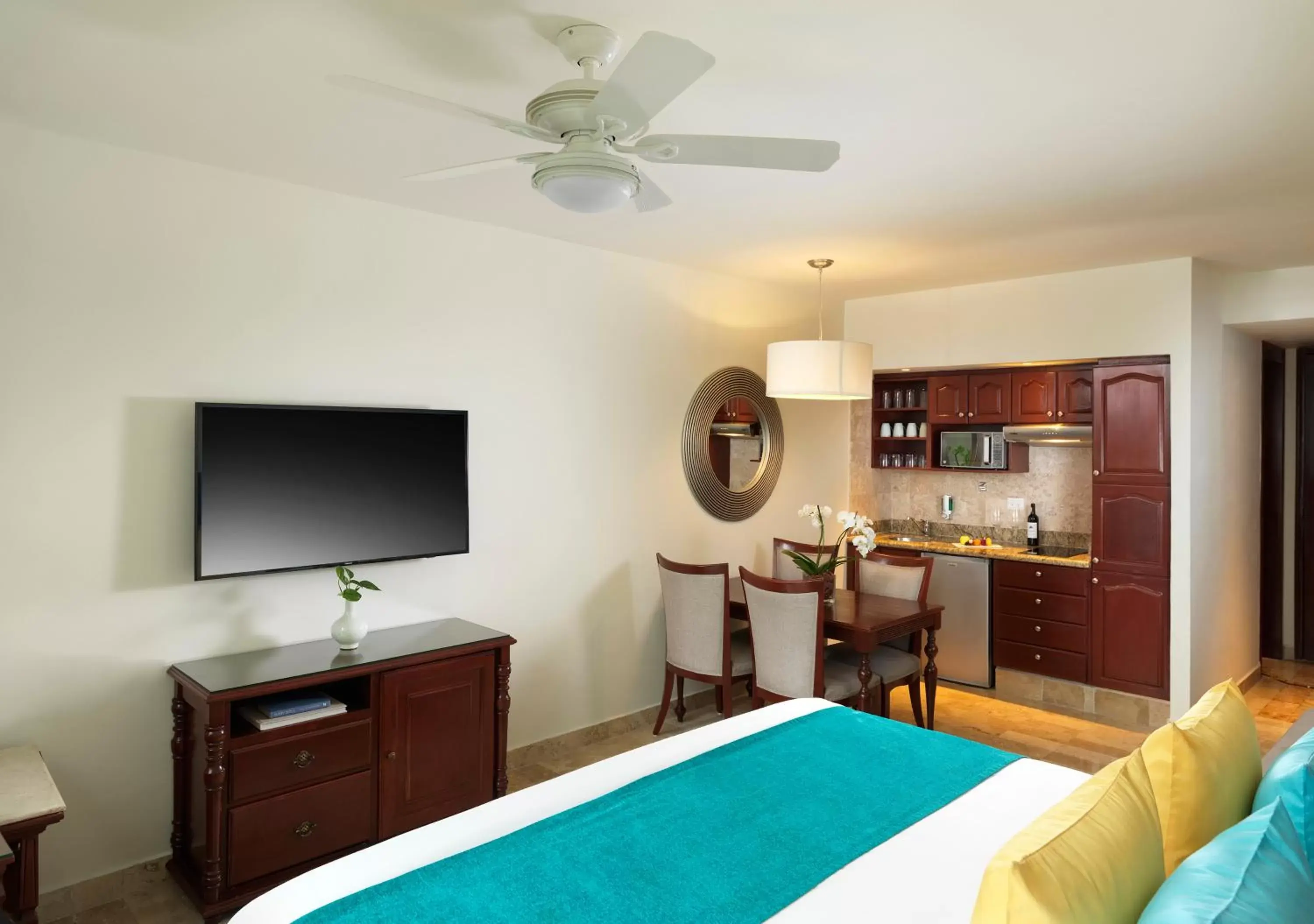 Bedroom, TV/Entertainment Center in Paradisus Cancun All Inclusive