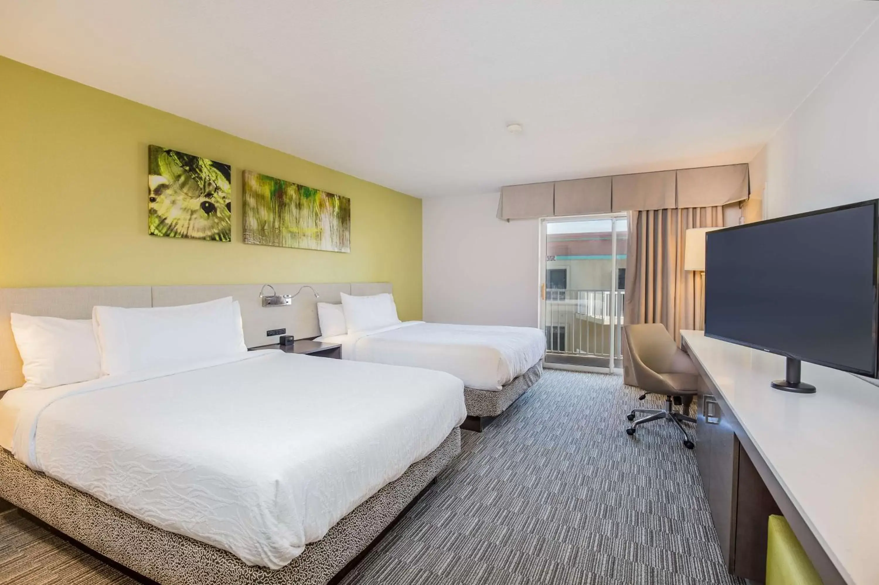 Bedroom in Hilton Garden Inn Orange Beach