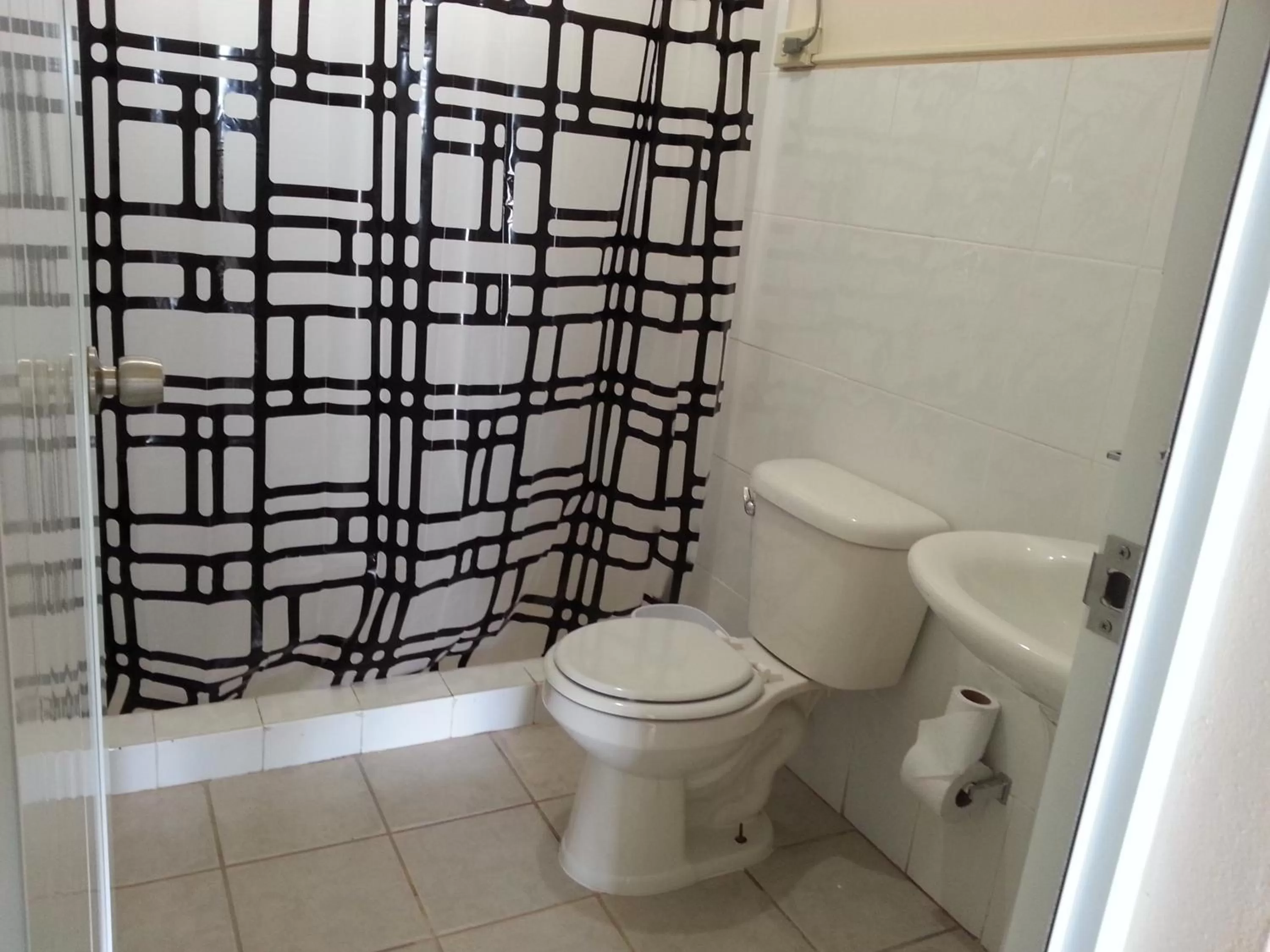 Shower in Aguada of the Seas