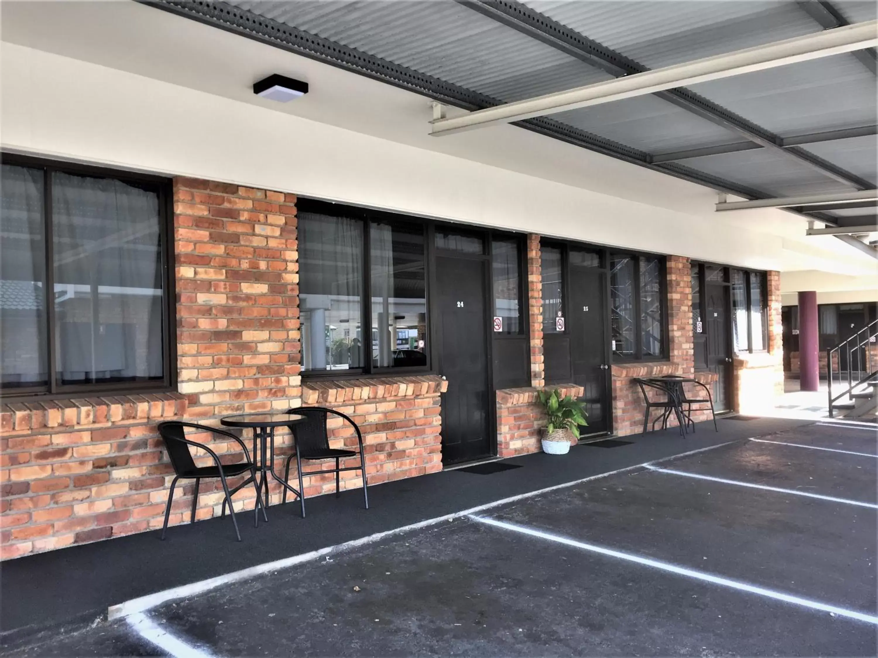 Patio in Archer Park Motel