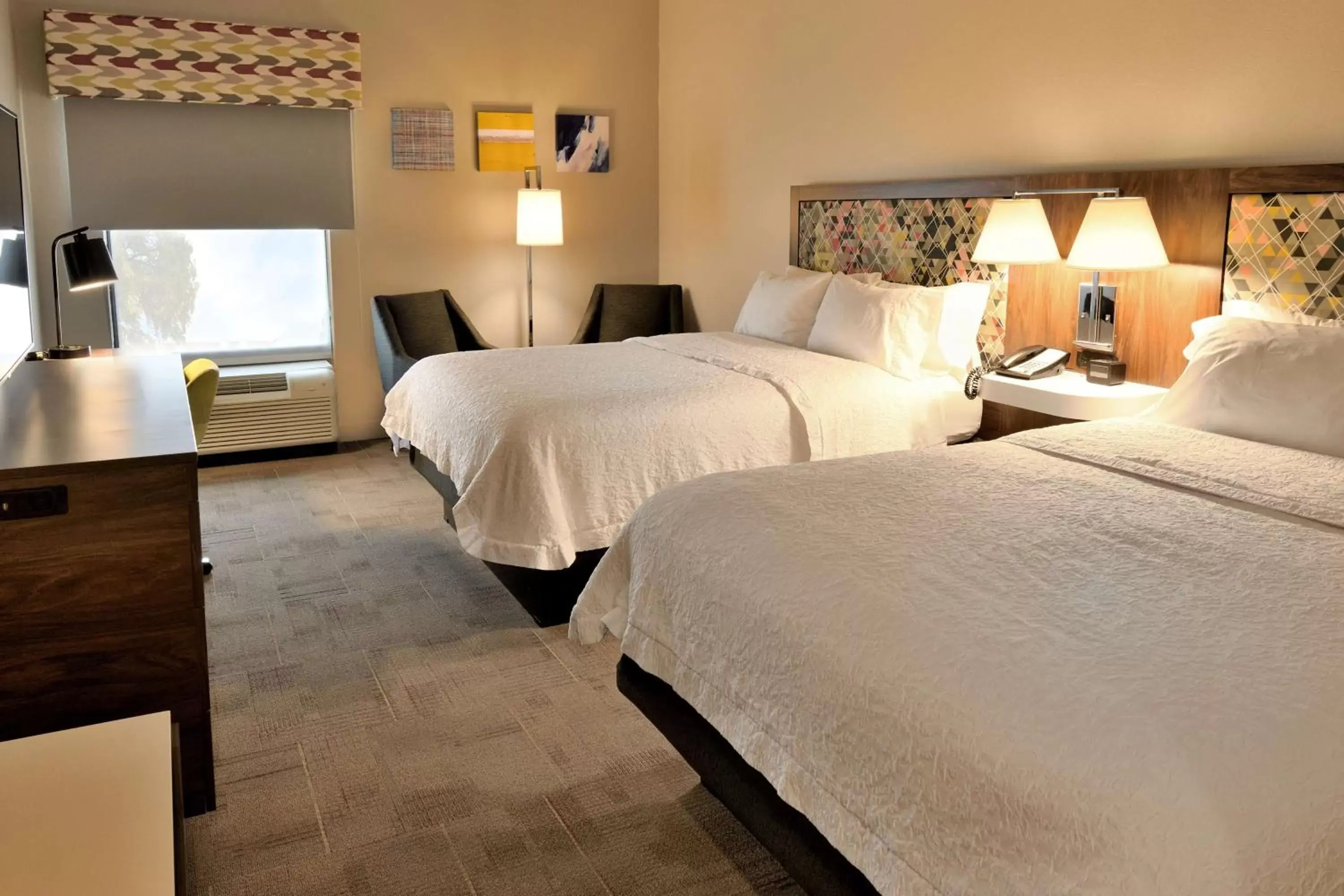 Bed in Hampton Inn Santee-I-95 Bed in Hampton Inn Santee-I-95