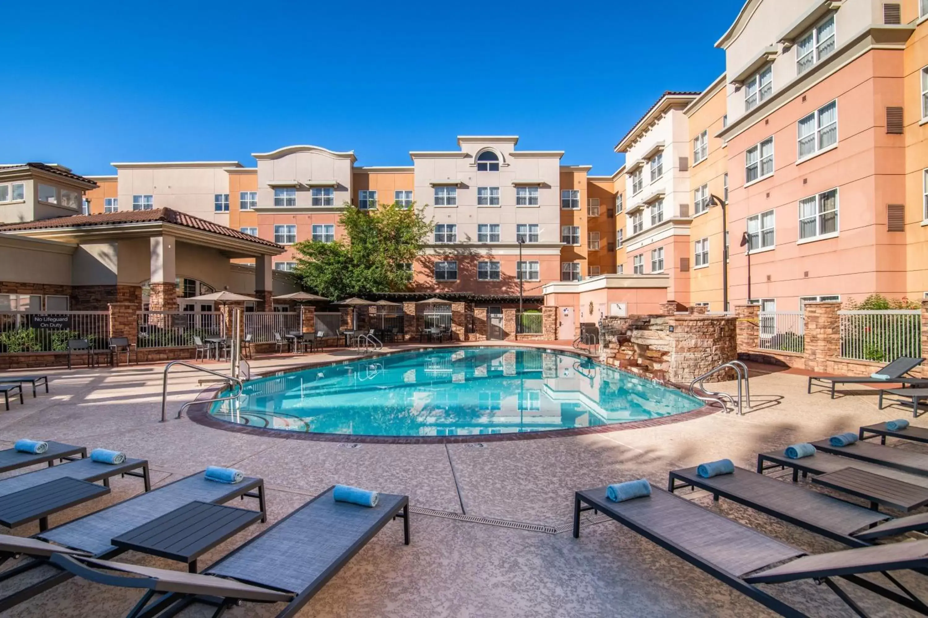 Swimming Pool in Residence Inn Phoenix Glendale Sports & Entertainment District