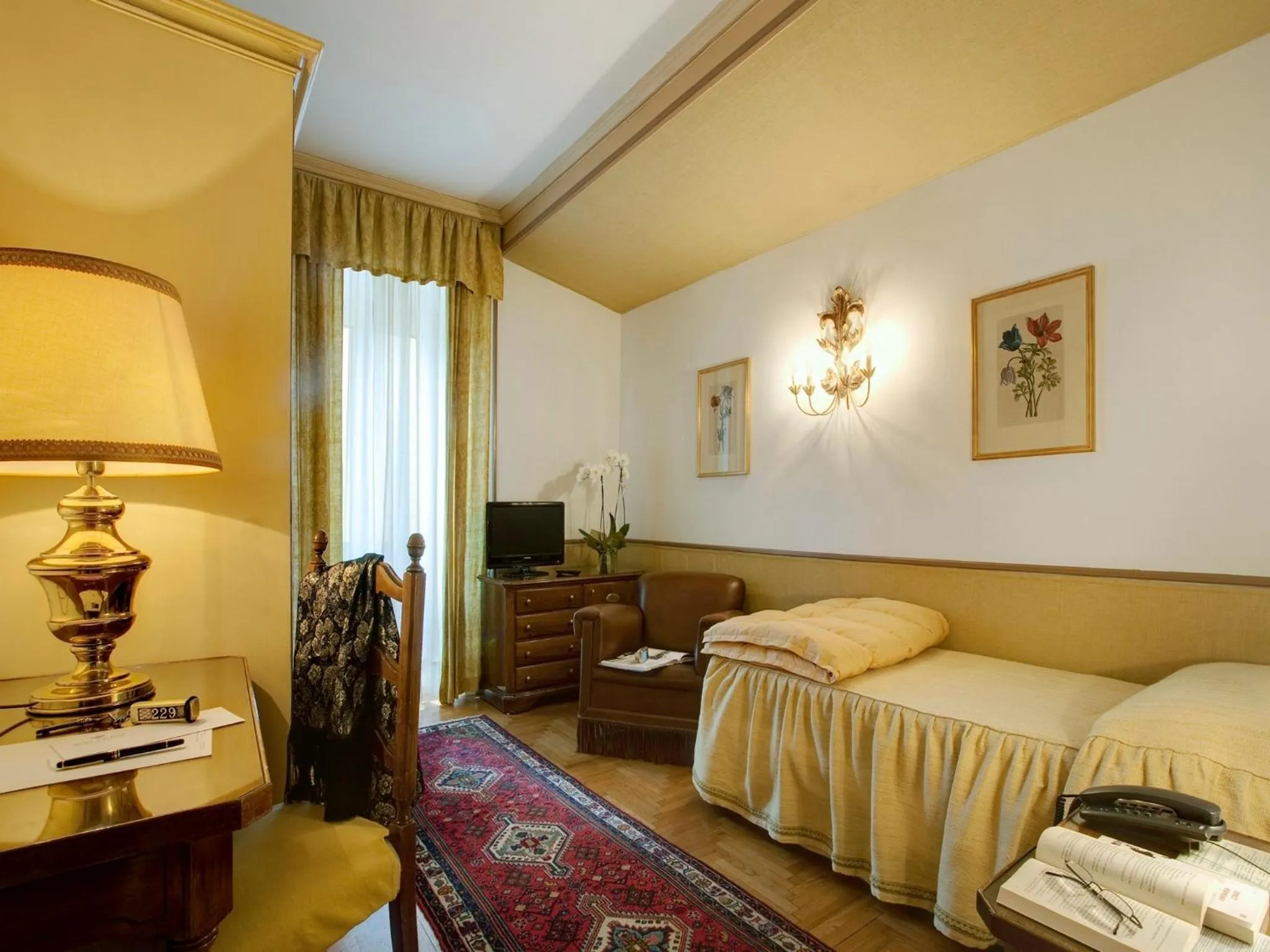 Photo of the whole room, Bed in Hotel De La Poste