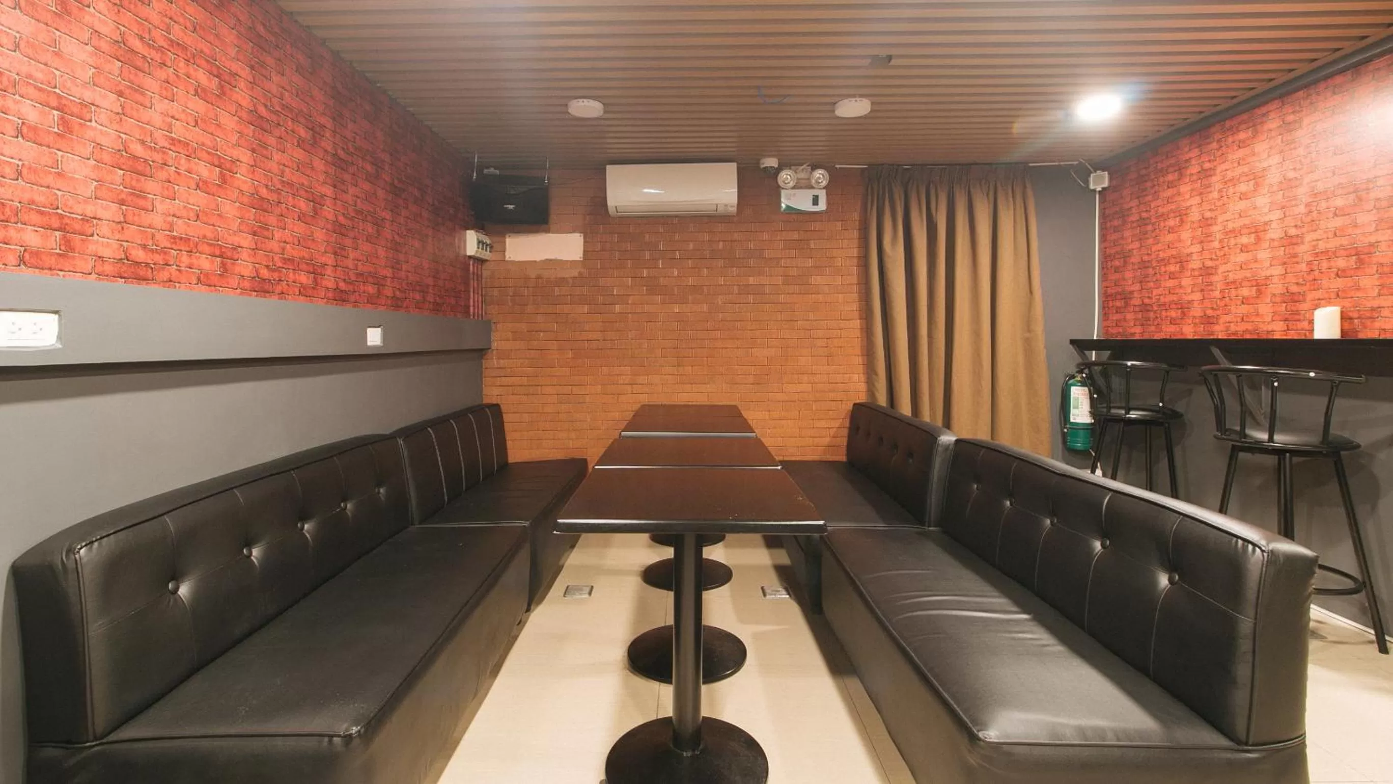 Restaurant/places to eat in RedDoorz Plus at La Belle Residences Makati City