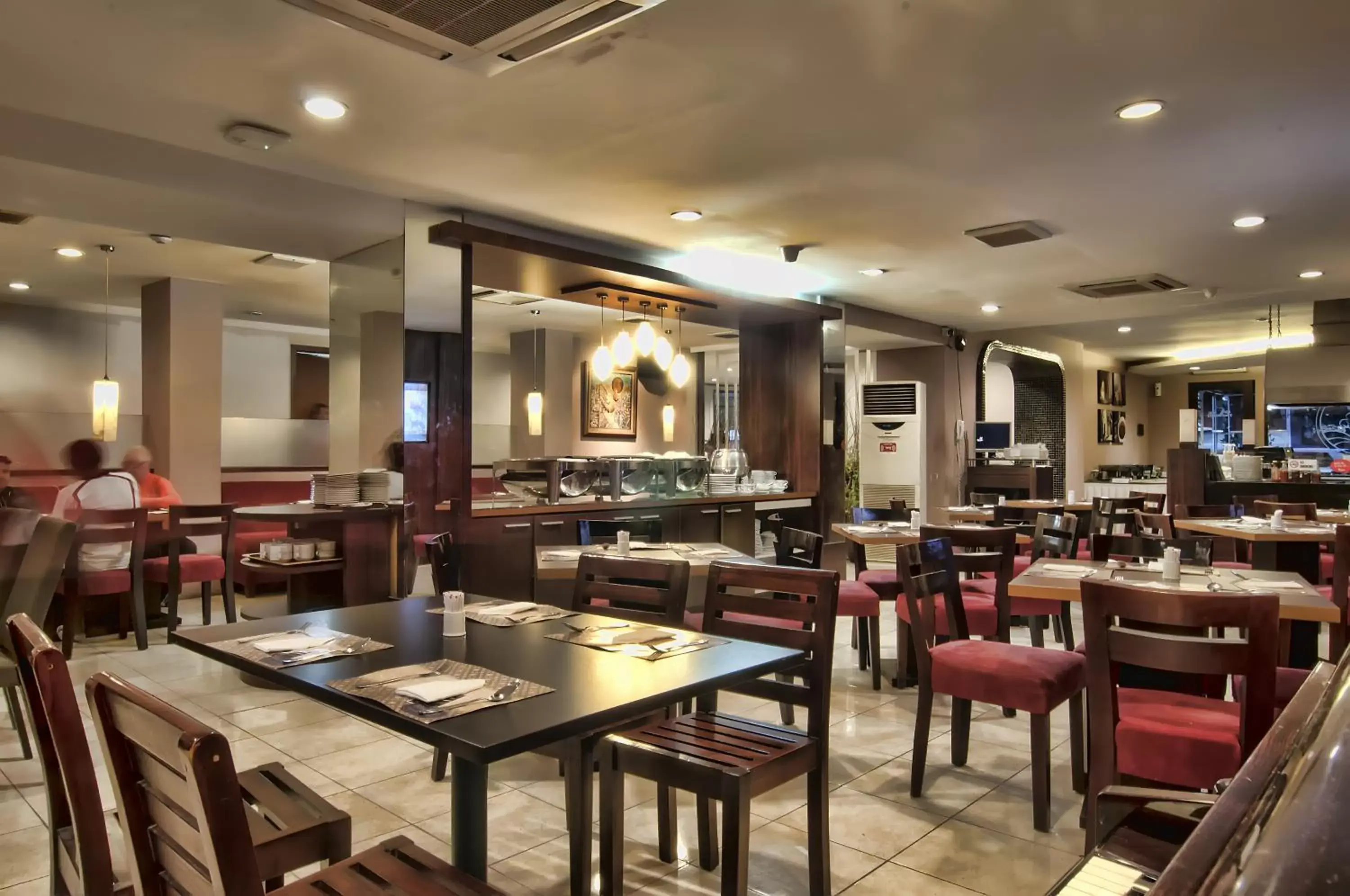 Restaurant/Places to Eat in Cipta Hotel Wahid Hasyim